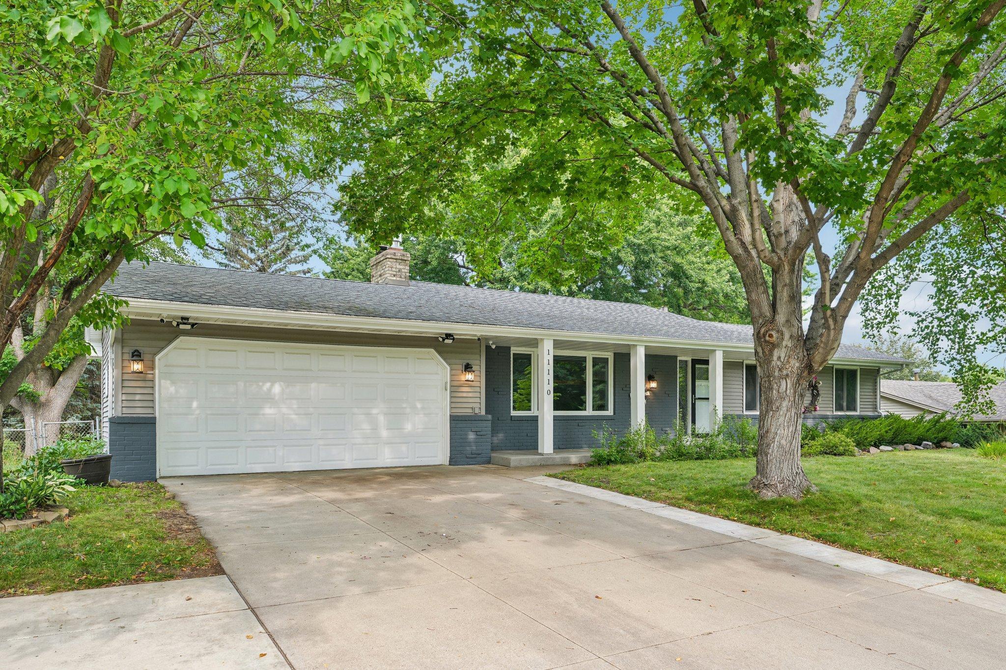 11110 19th Ave S, Burnsville, MN 55337