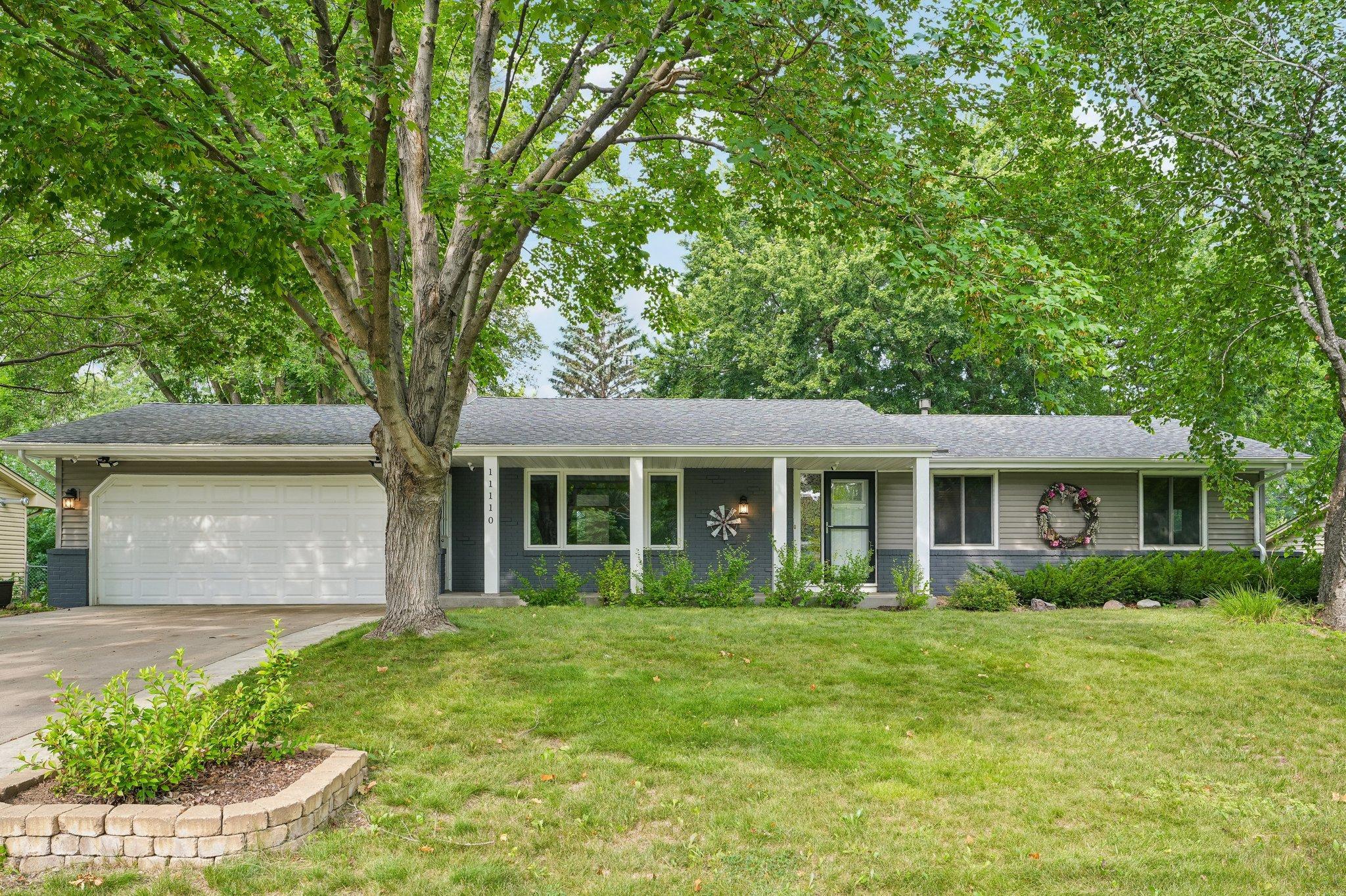 11110 19th Ave S, Burnsville, MN 55337