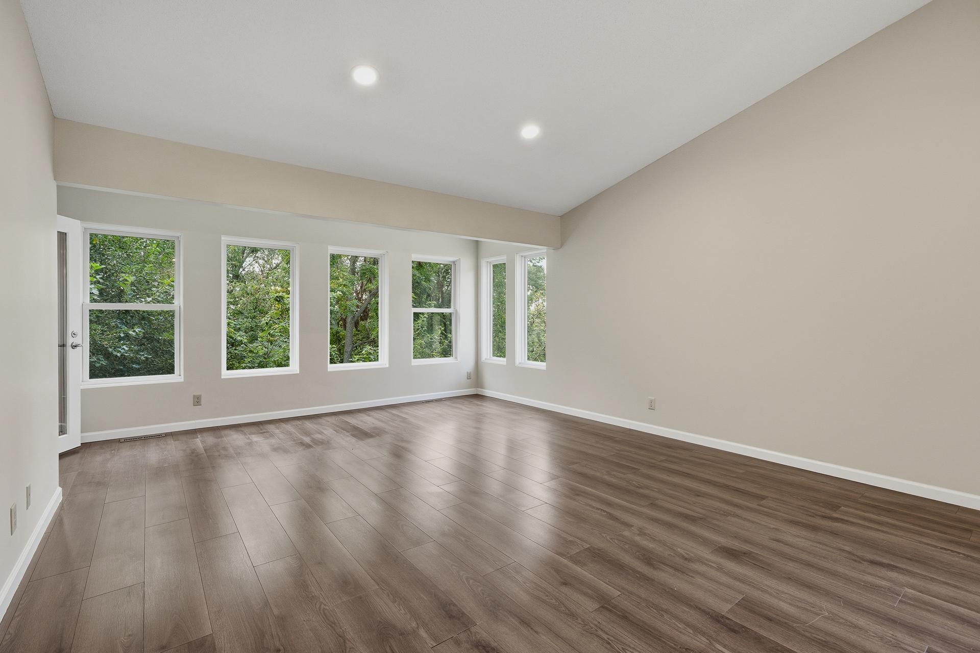 5523 Auto Club Rd, Bloomington, MN 55437