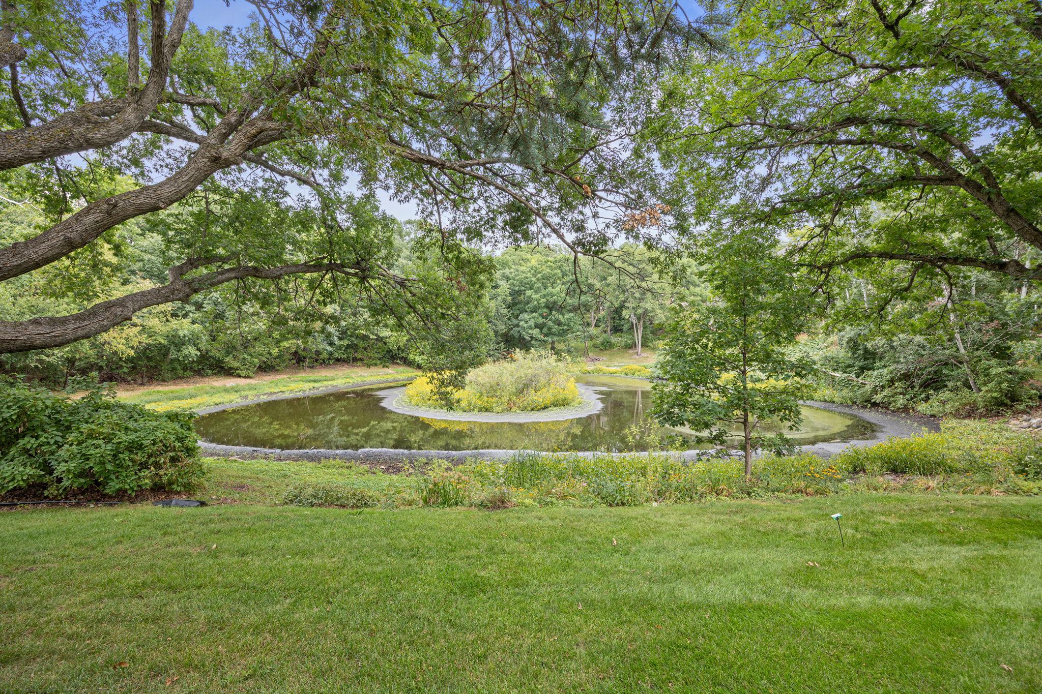 2021 Royale Dr, Eagan, MN 55122