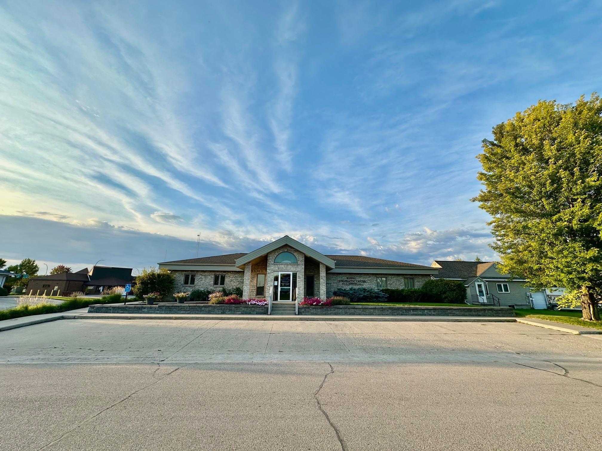 317 2nd St NW, Roseau, MN 56751