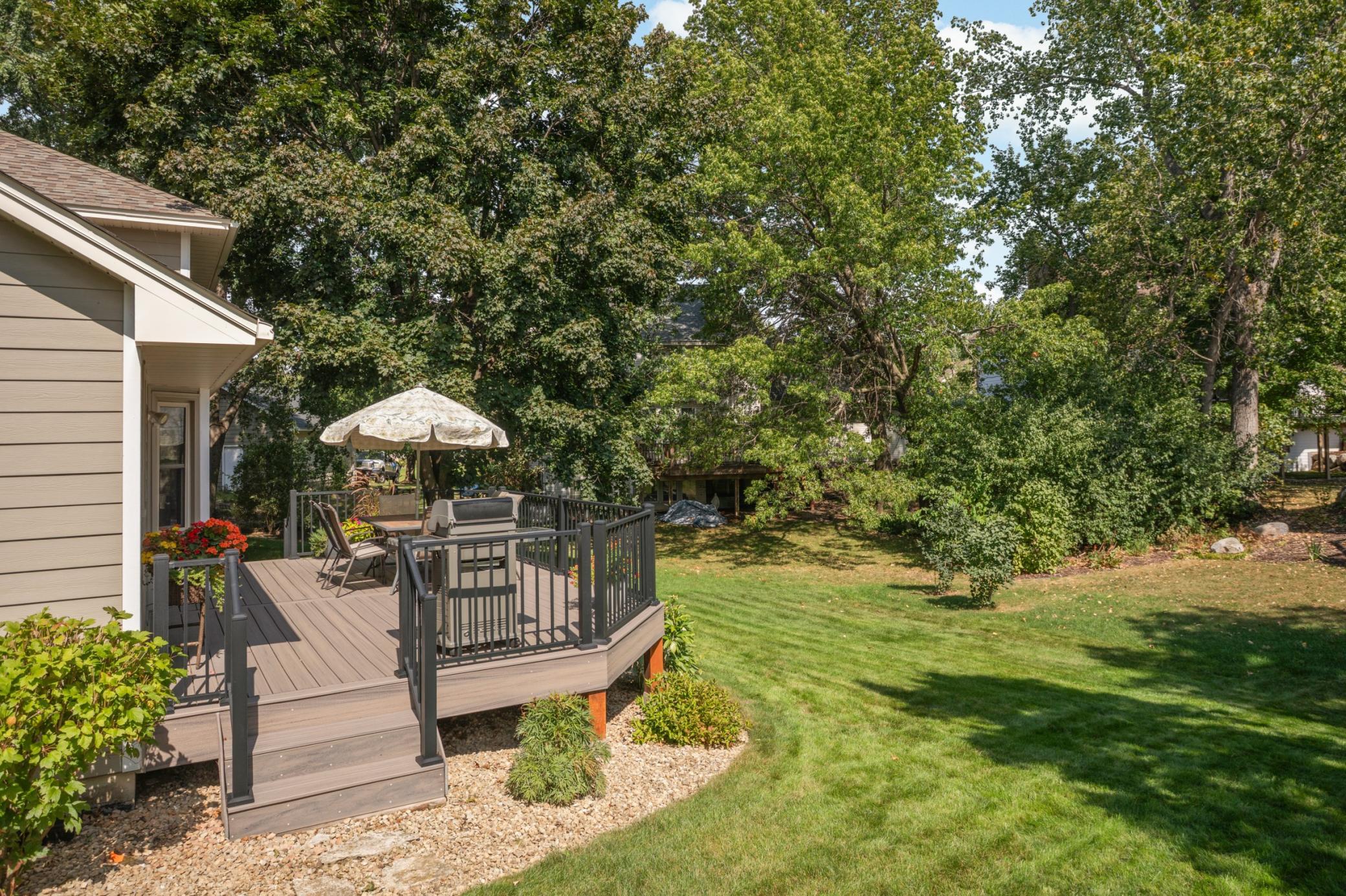 3266 Rolling Hills Dr, Eagan, MN 55121