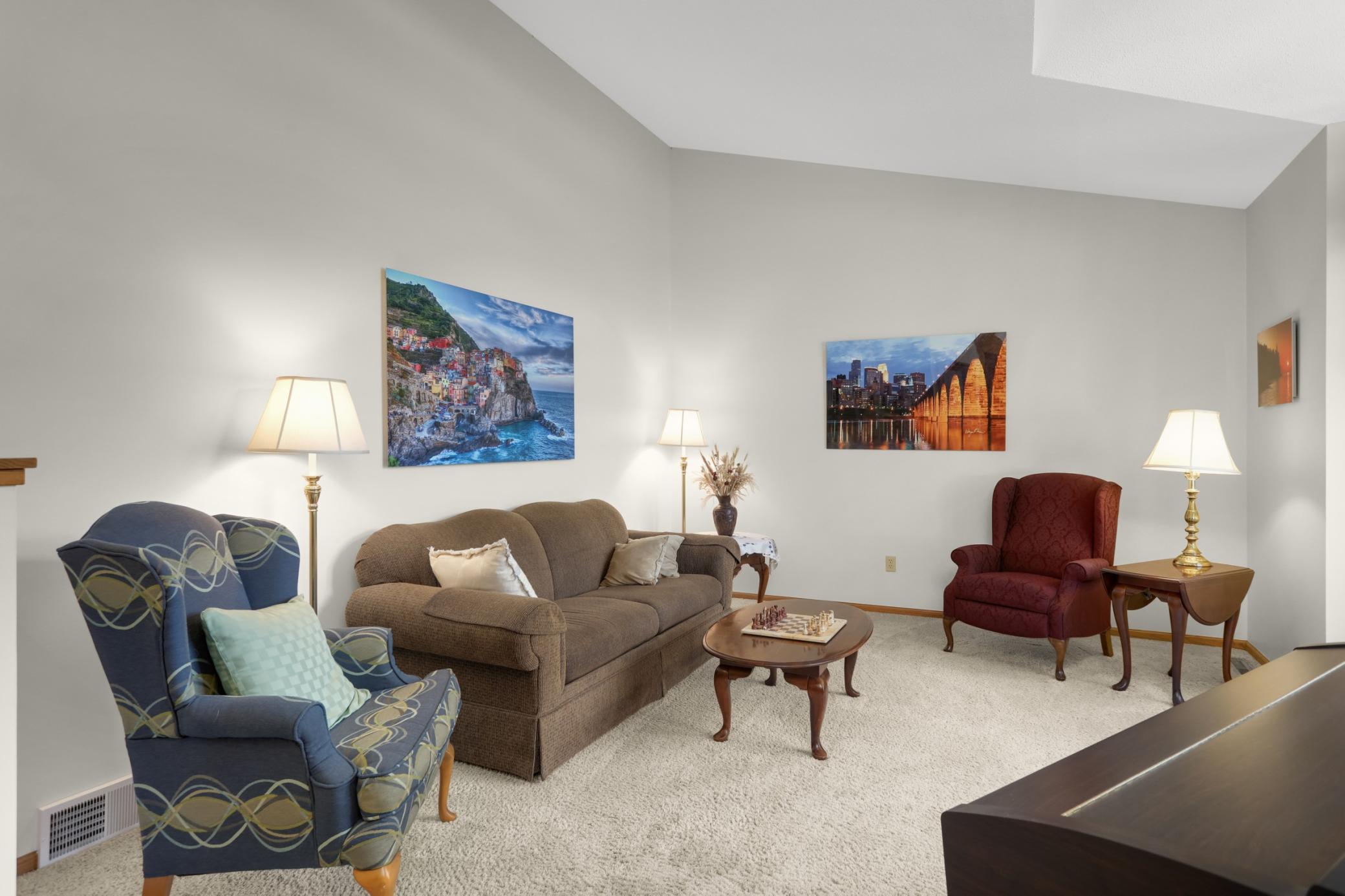 3266 Rolling Hills Dr, Eagan, MN 55121