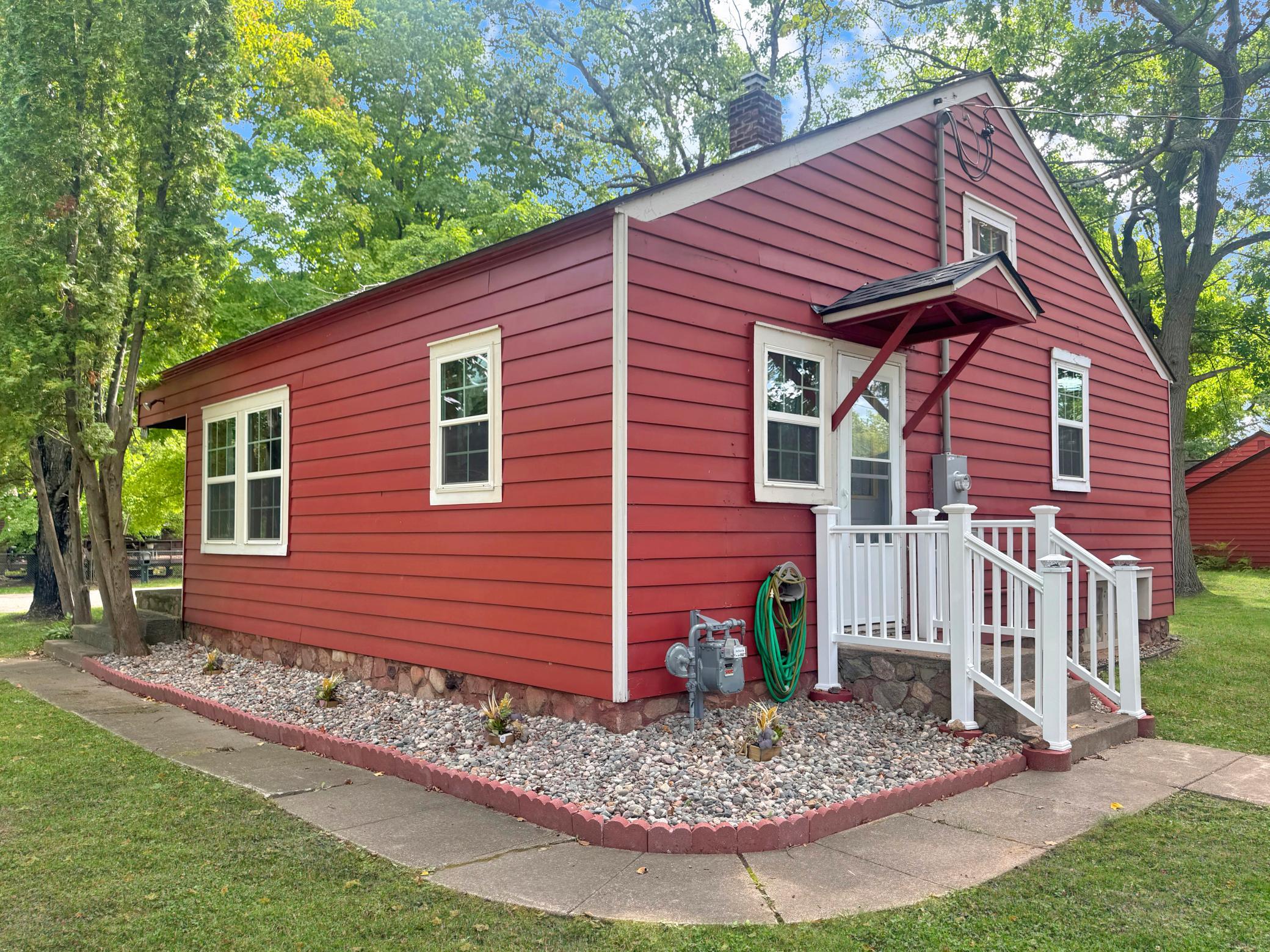 800 6th St, Ironton, MN 56455