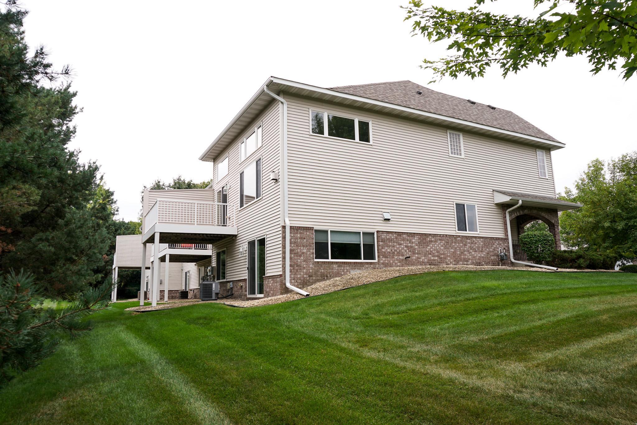 3951 Raspberry Ridge Rd NW, Prior Lake, MN 55372