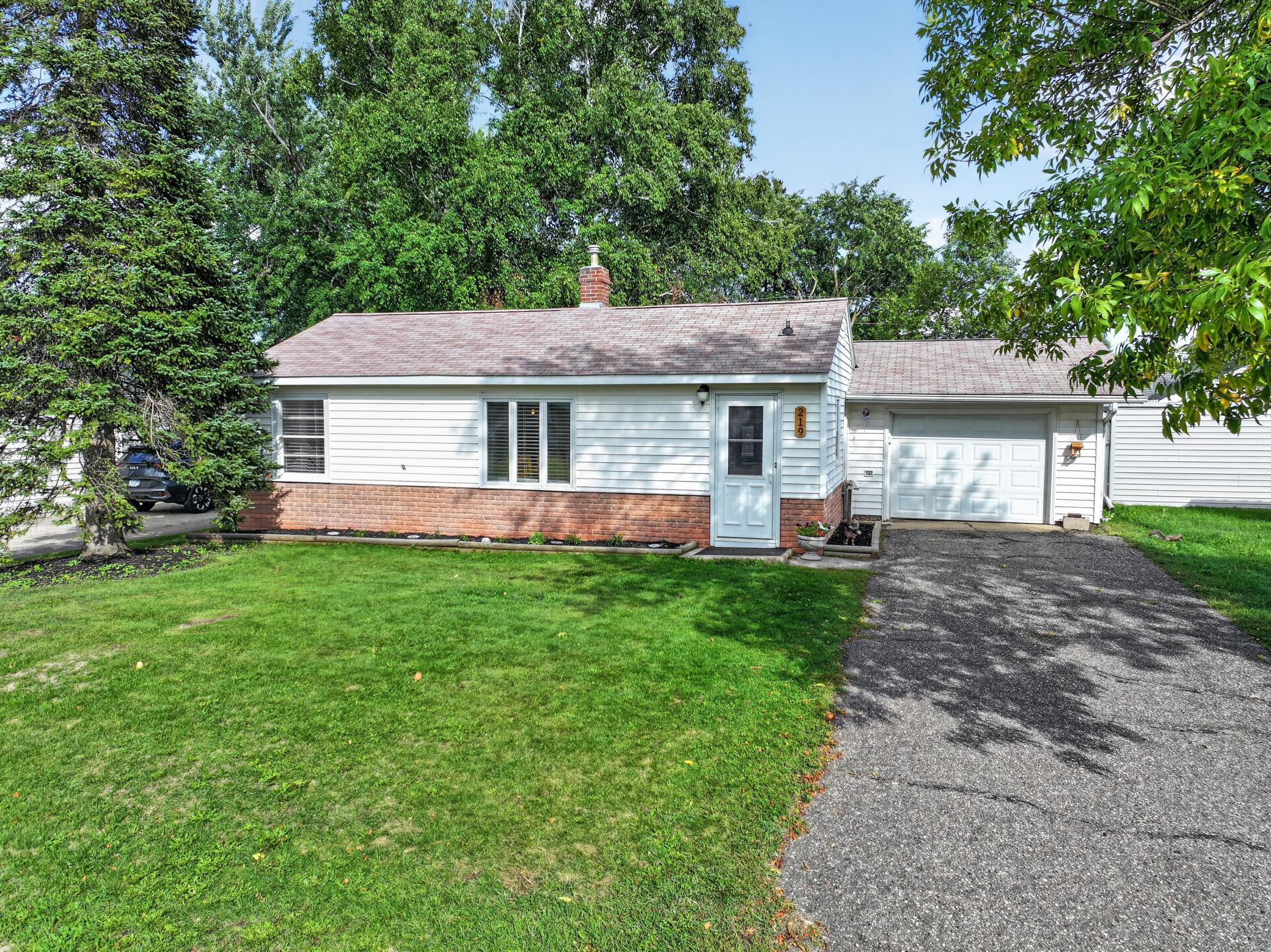 219 S Dayton Ave, Parkers Prairie, MN 56361