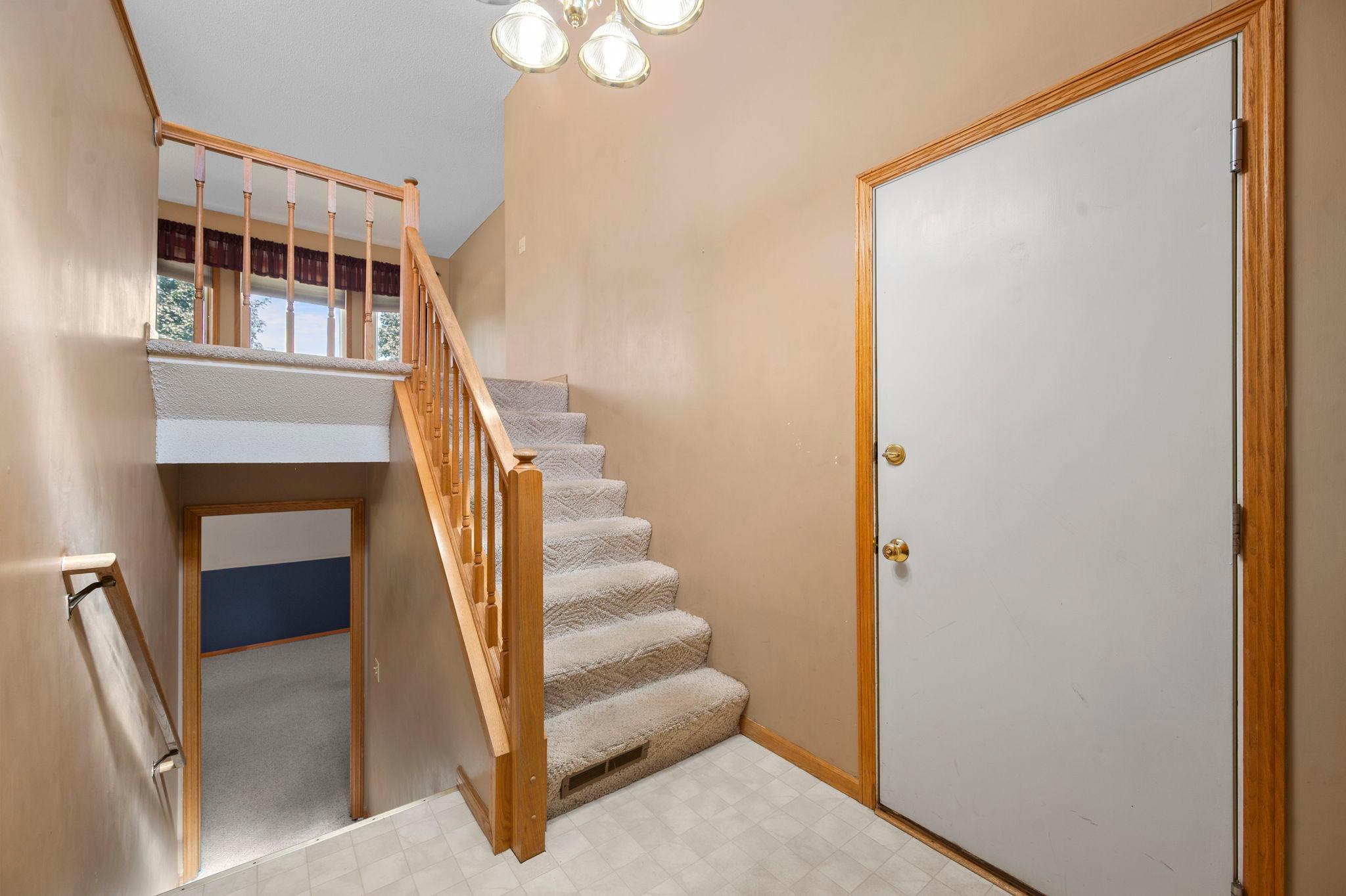 7212 96th St S, Cottage Grove, MN 55016