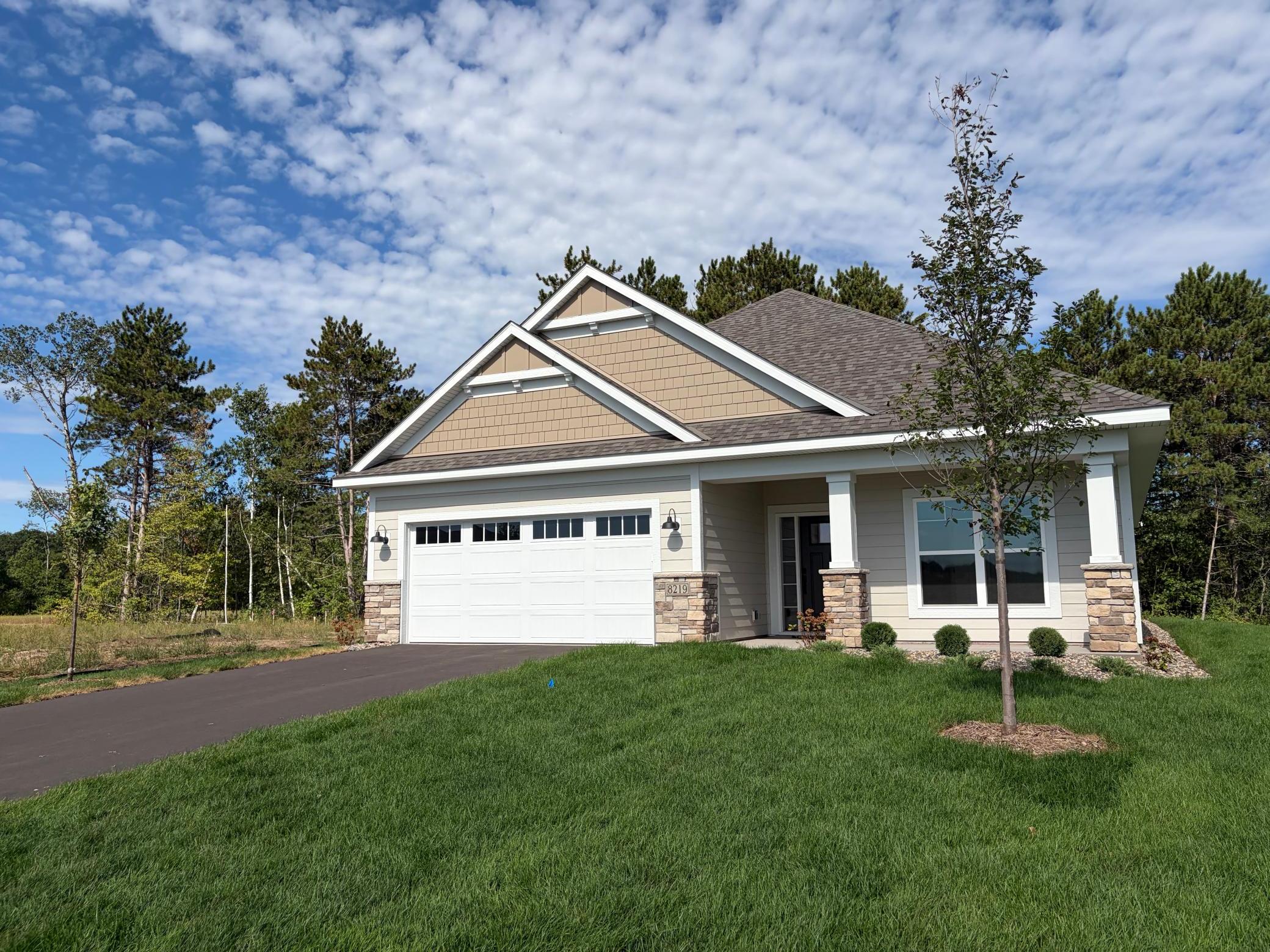 8219 Haywood Dr, Lino Lakes, MN 55014