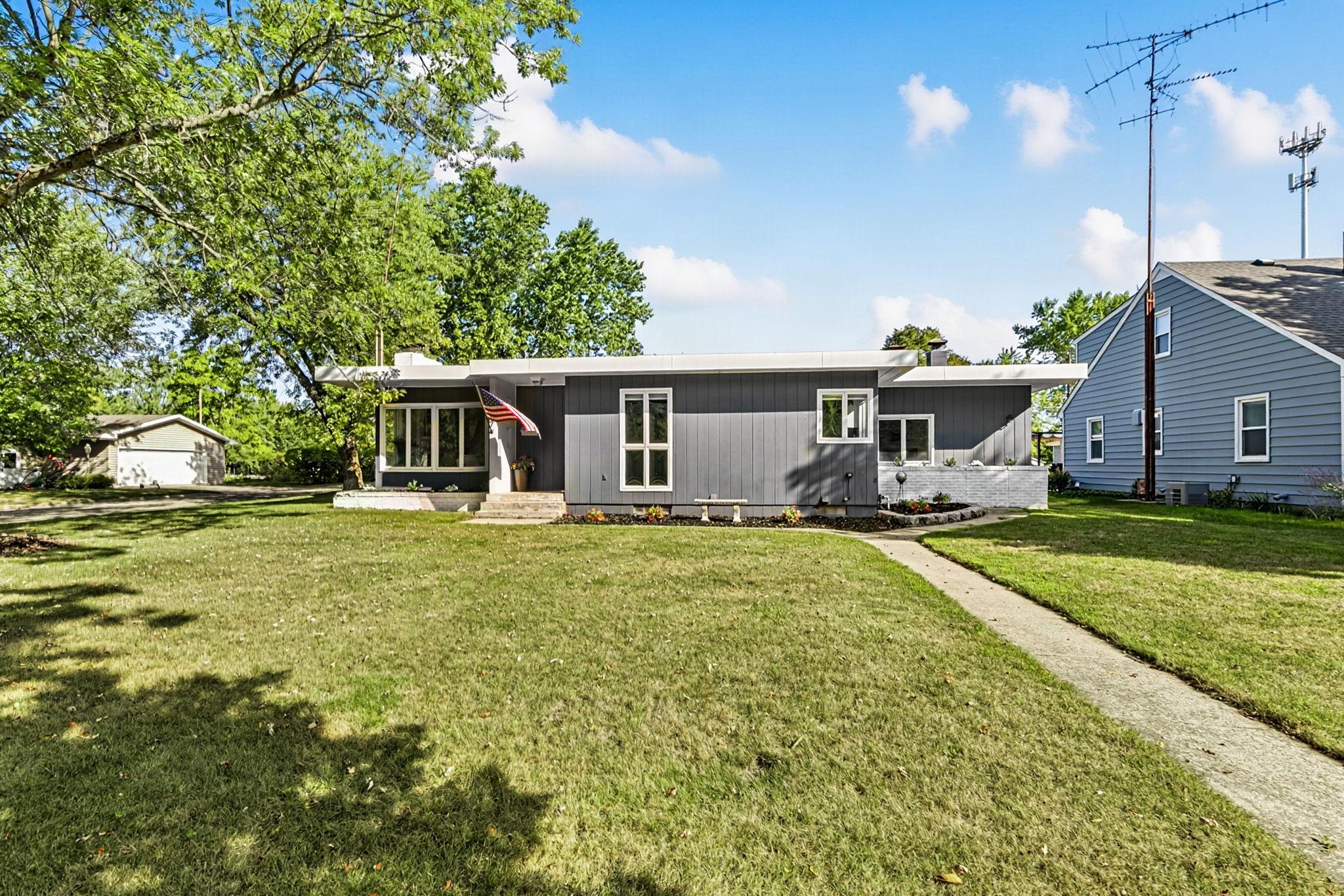 817 3rd St S, Cold Spring, MN 56320