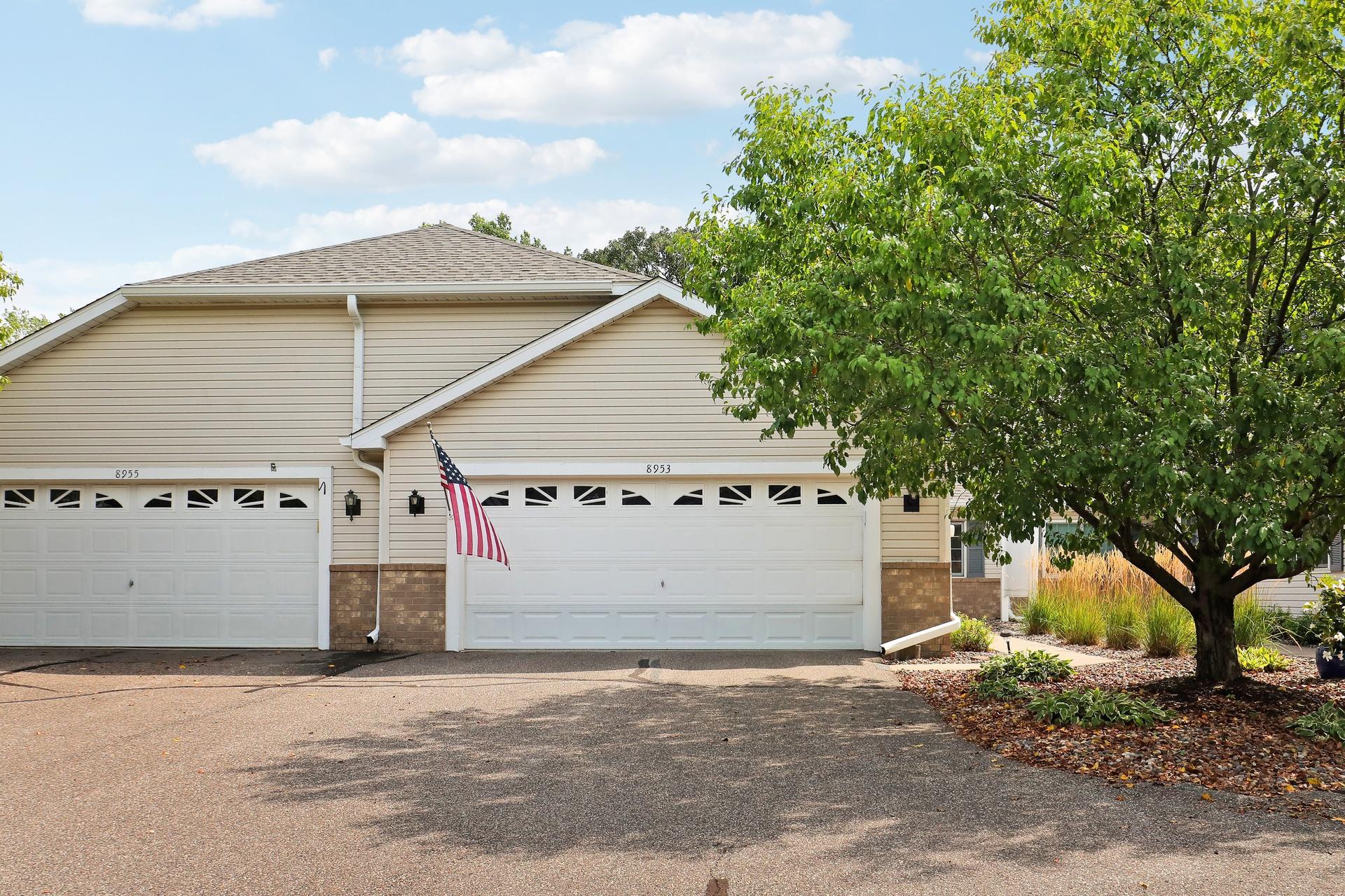 8953 Thomas Ln, Woodbury, MN 55125