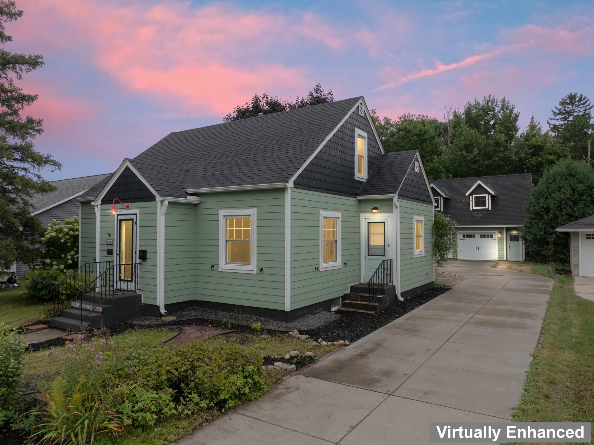809 1st St W, Northfield, MN 55057