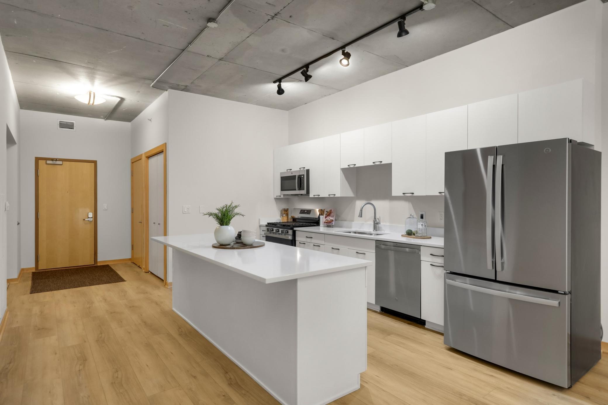 212 N 1st St #202, Minneapolis, MN 55401