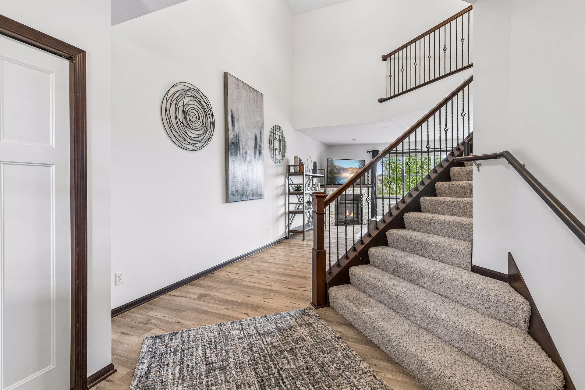 1226 Vernon Dr, Carver, MN 55315