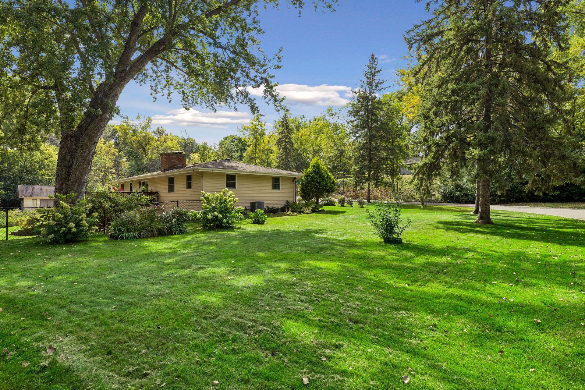 6000 Goldenrod Ln N, Plymouth, MN 55442