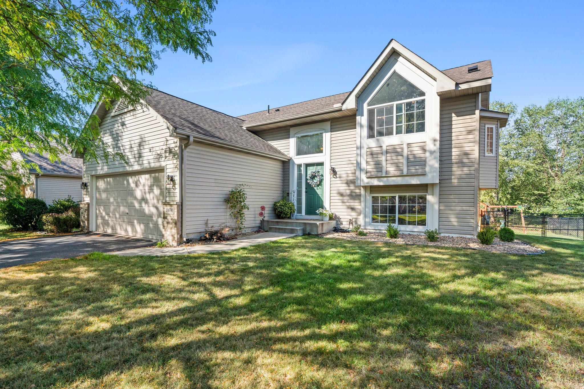 18691 Dylan Dr, Farmington, MN 55024