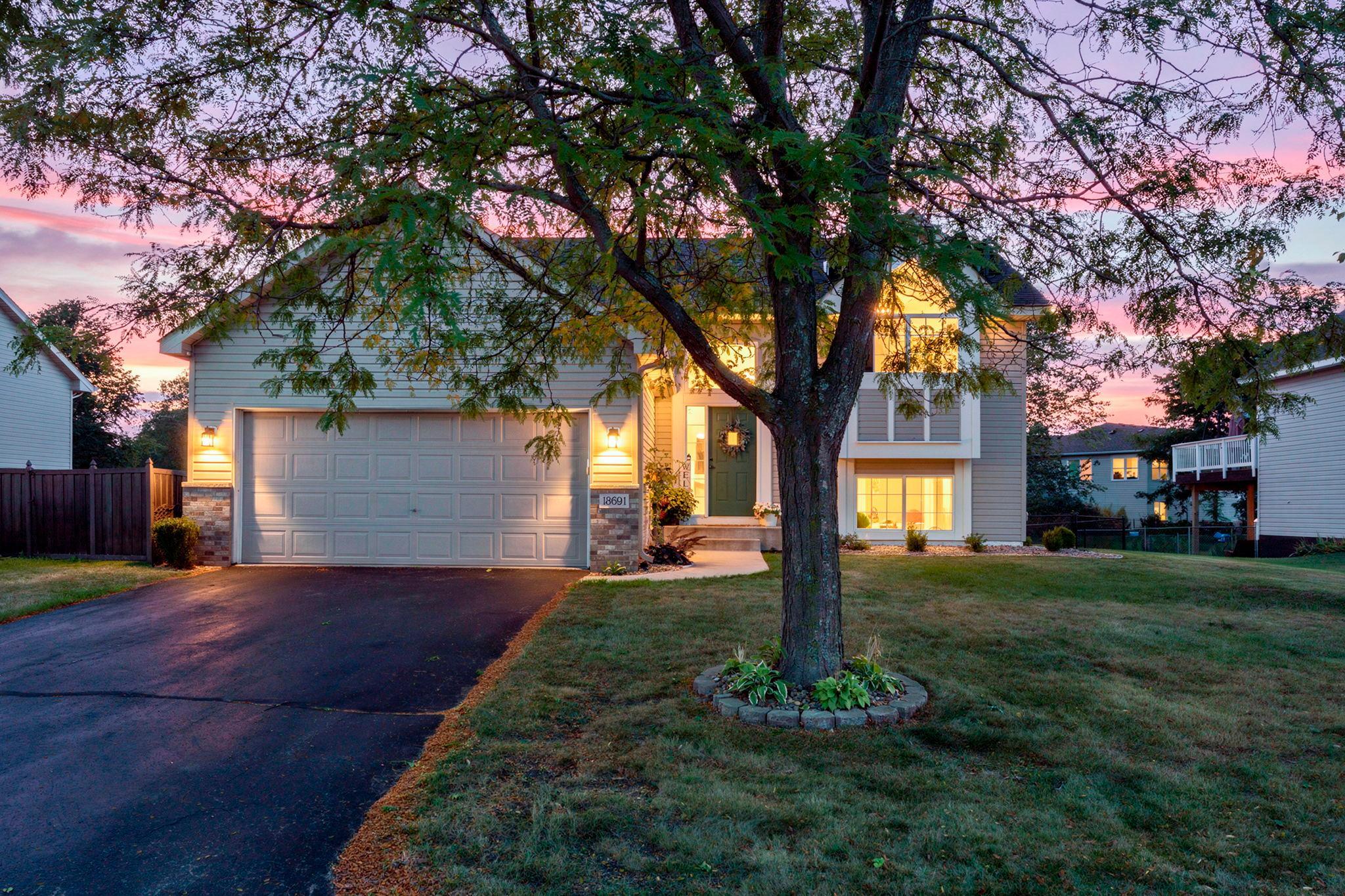 18691 Dylan Dr, Farmington, MN 55024