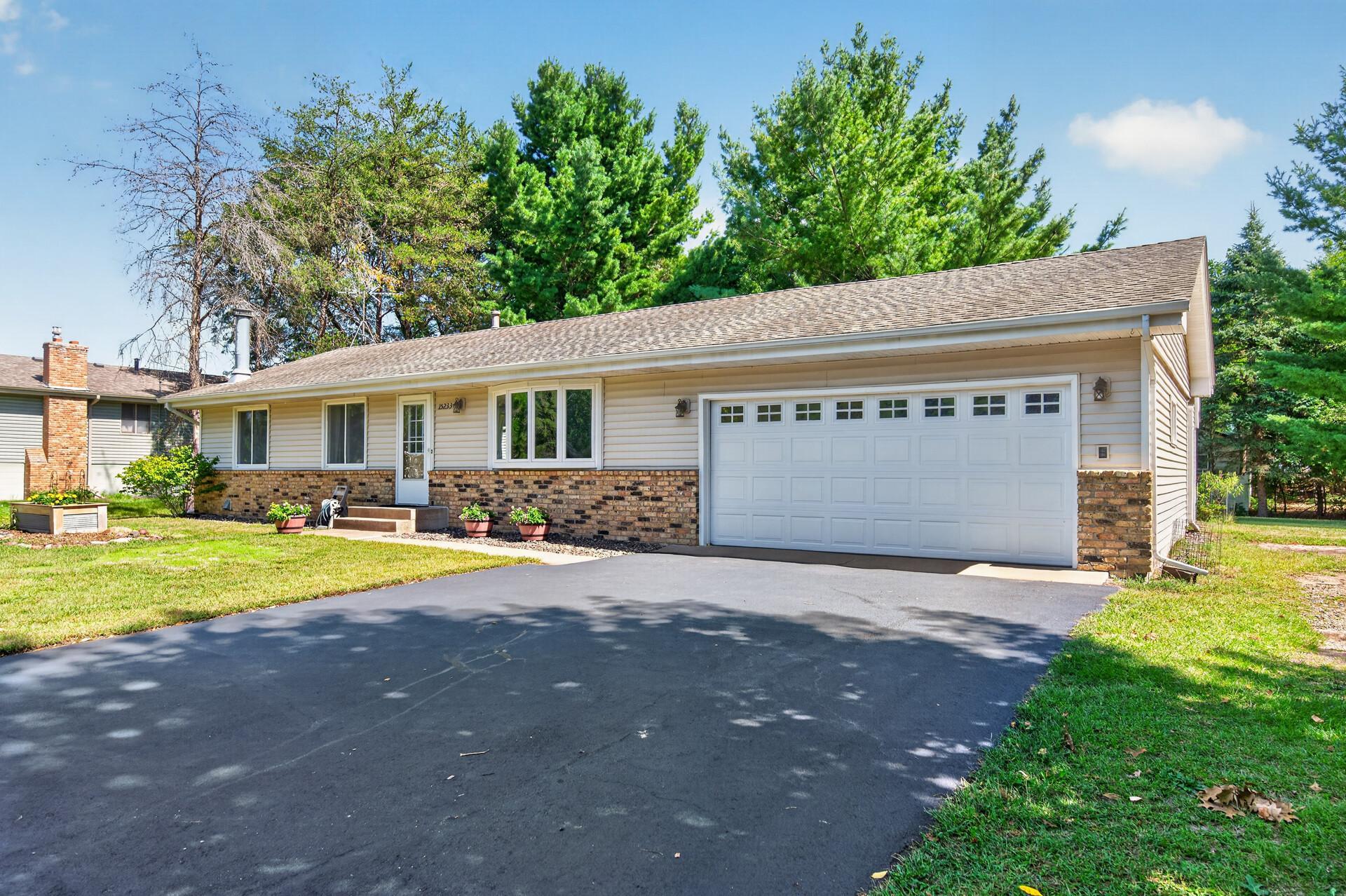 15233 Urbank St NE, Ham Lake, MN 55304