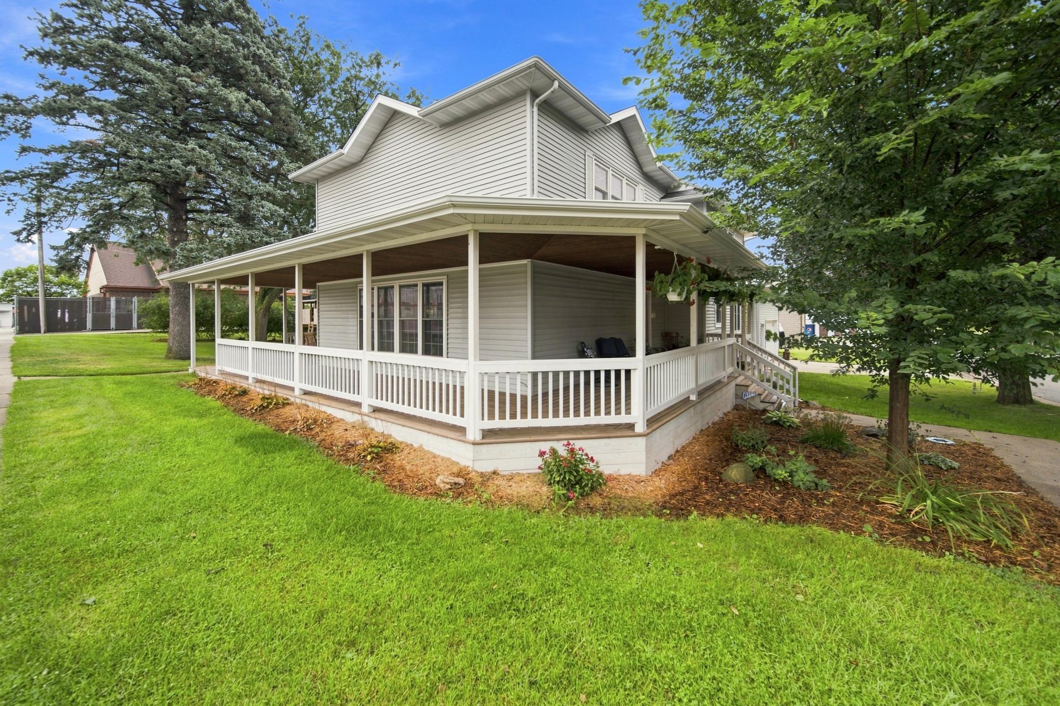 202 Maple St S, Mabel, MN 55954