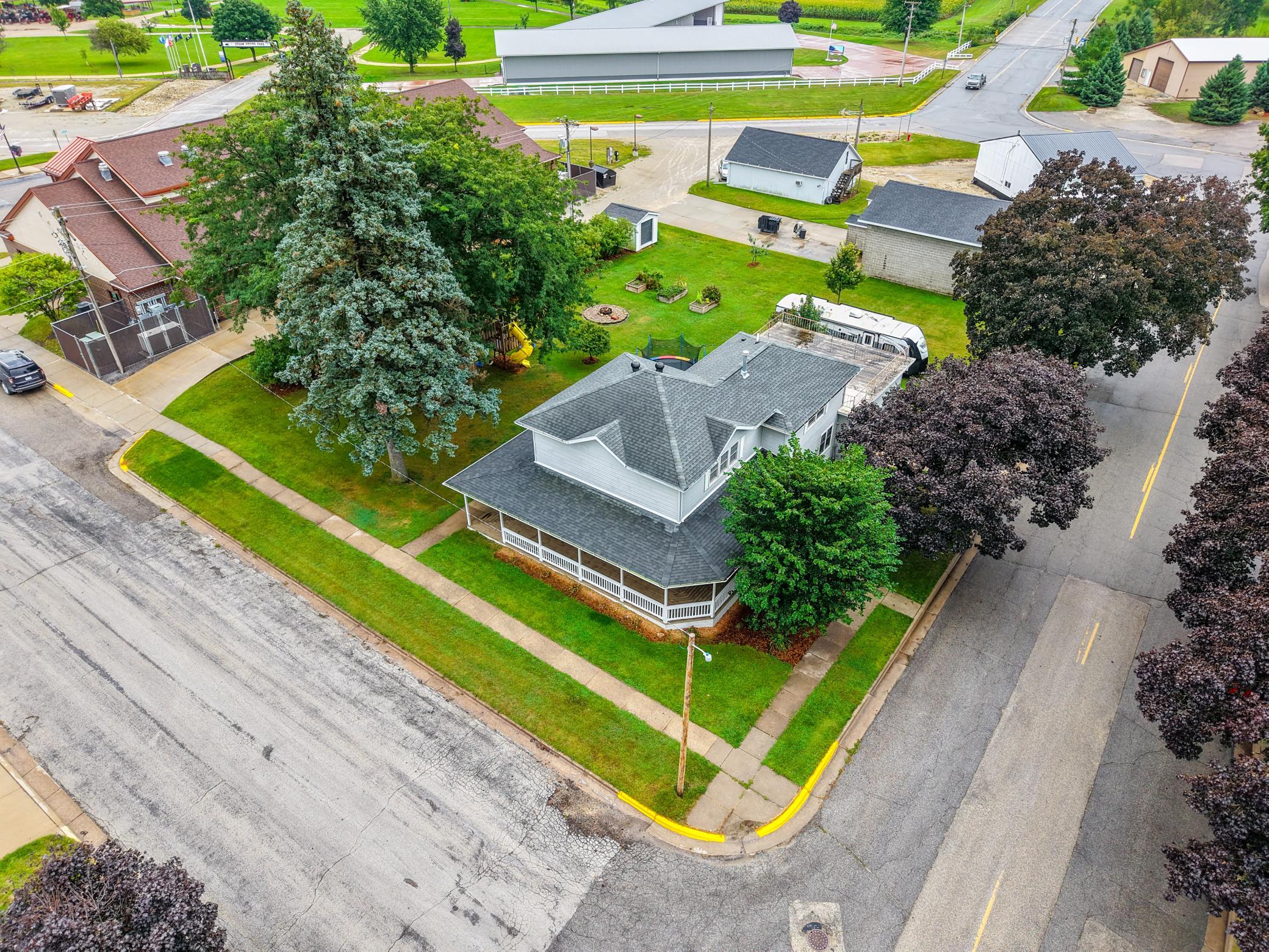 202 Maple St S, Mabel, MN 55954