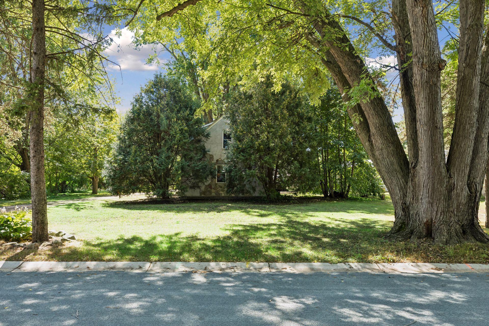 5329 Bryant St, Maple Plain, MN 55359