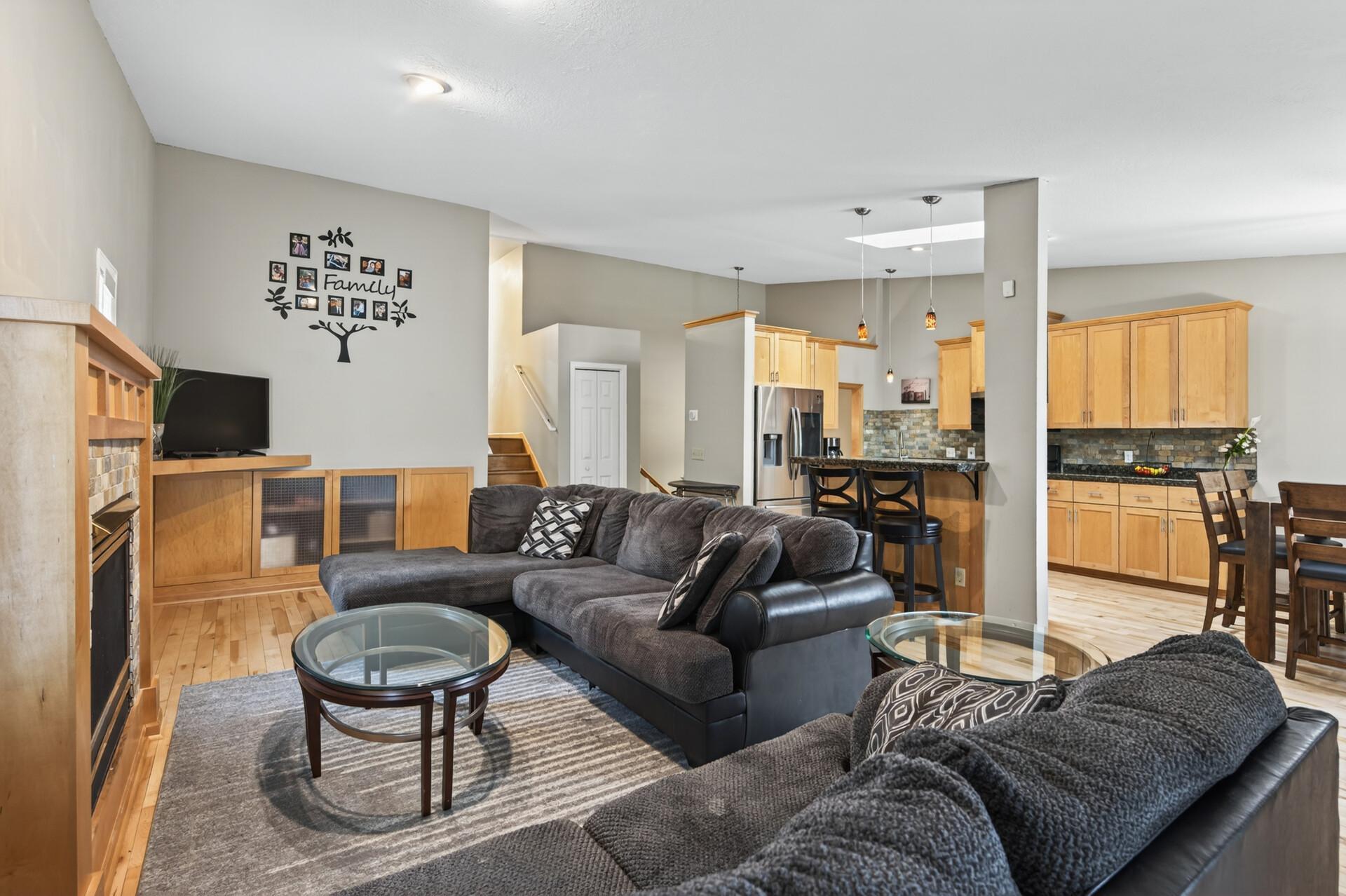 4302 Mccoll Dr, Savage, MN 55378