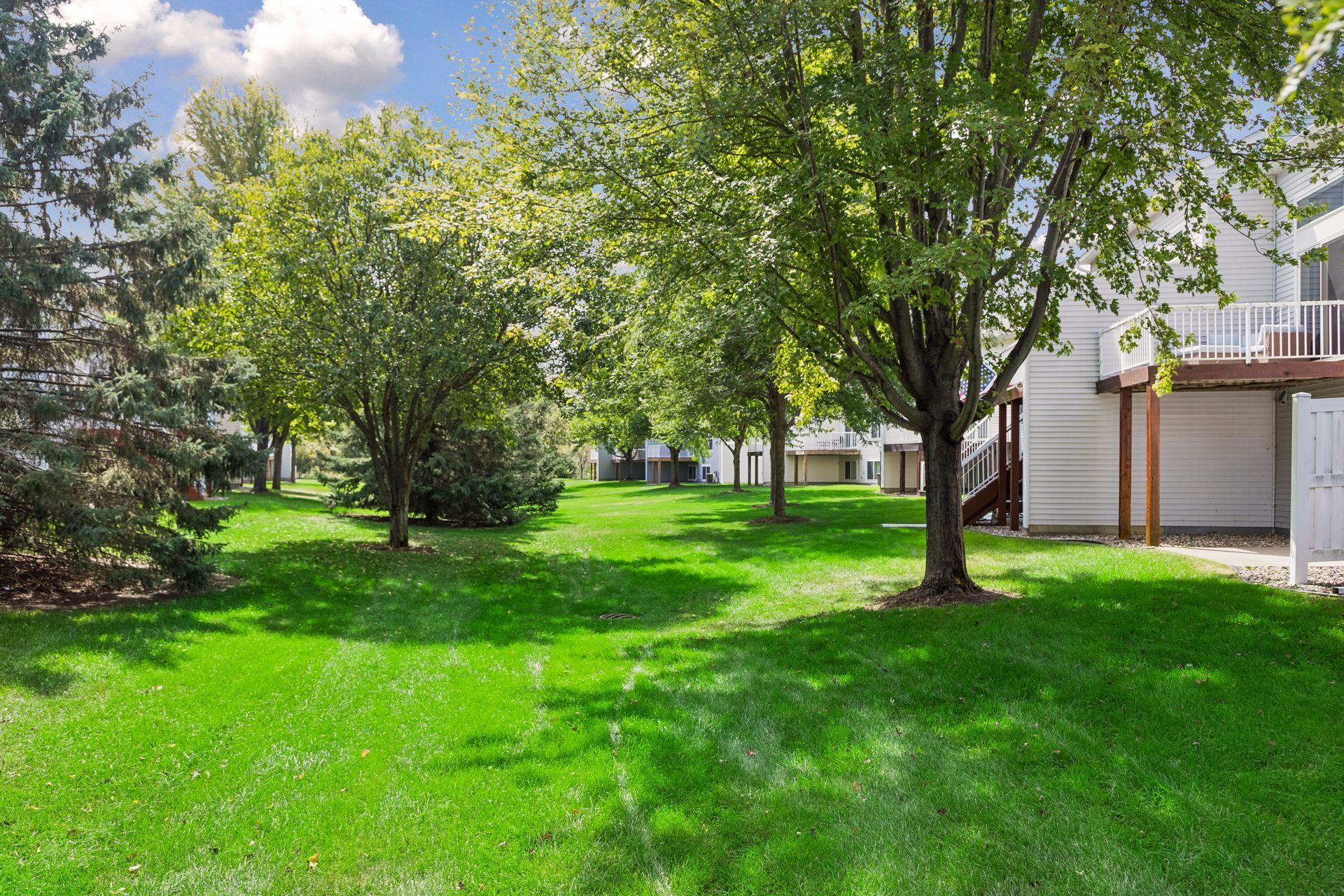 10626 Pond Curve, Woodbury, MN 55129