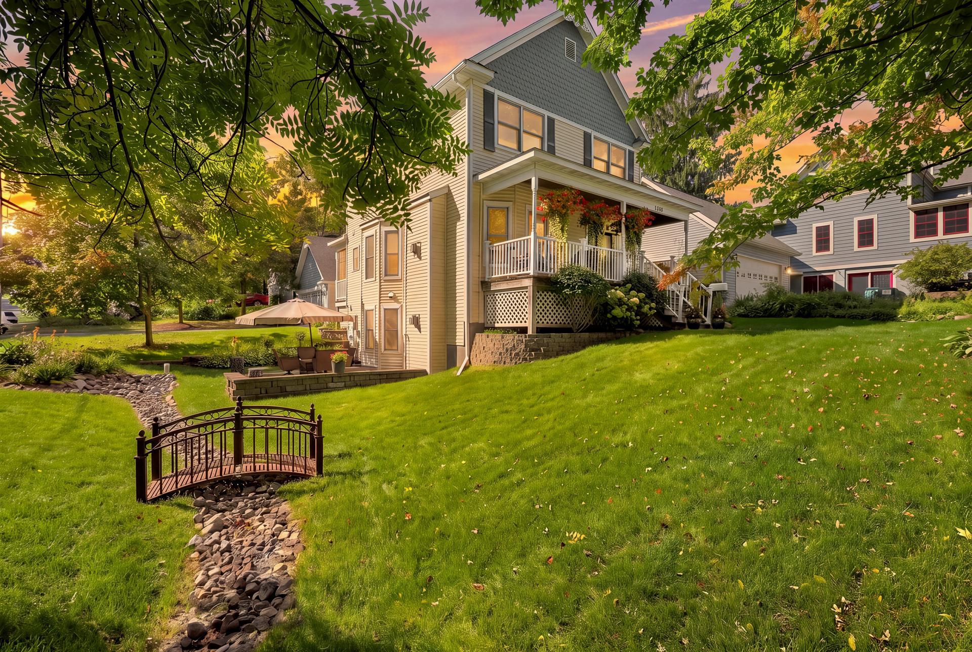 1402 4th St N, Stillwater, MN 55082