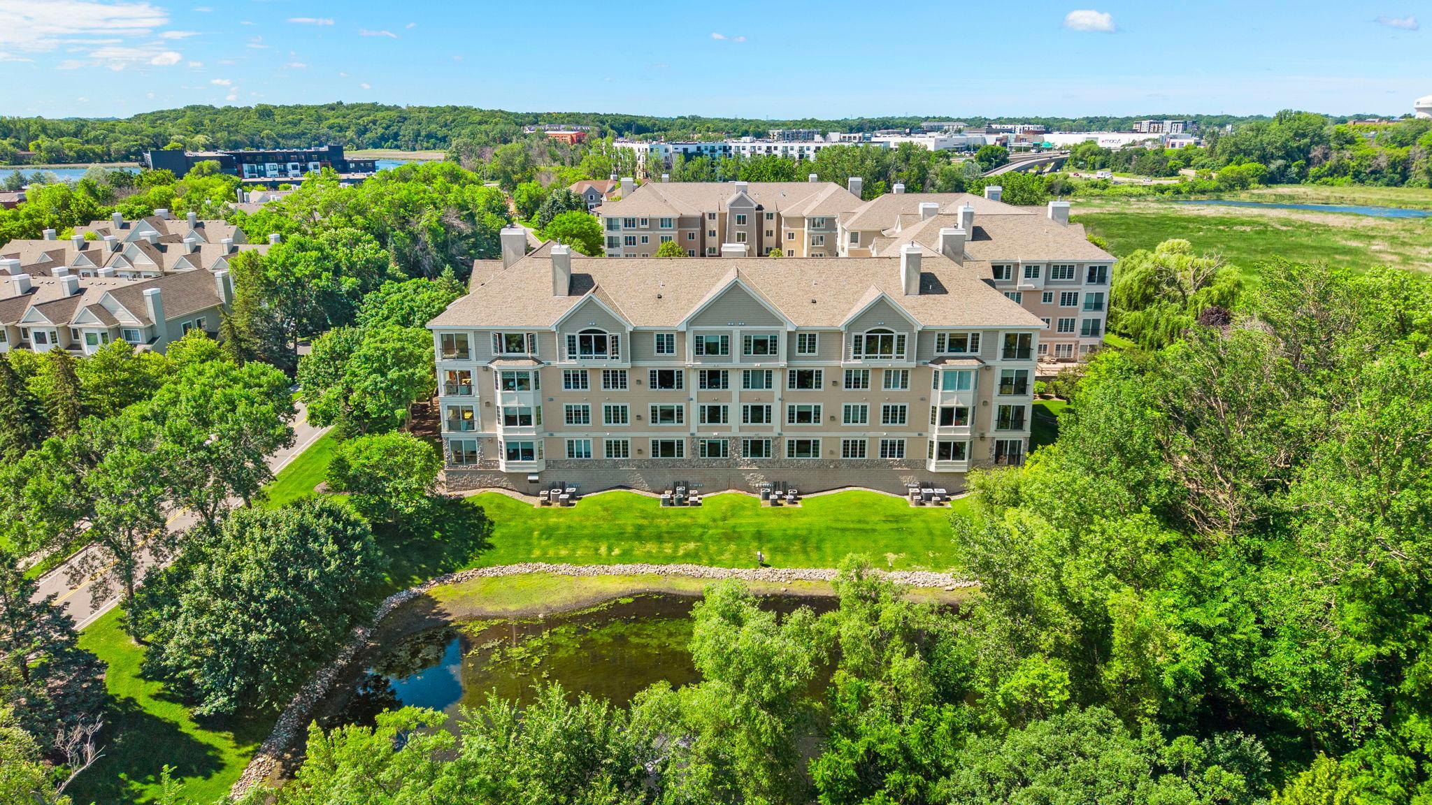 11460 Fairfield Rd W #103, Minnetonka, MN 55305