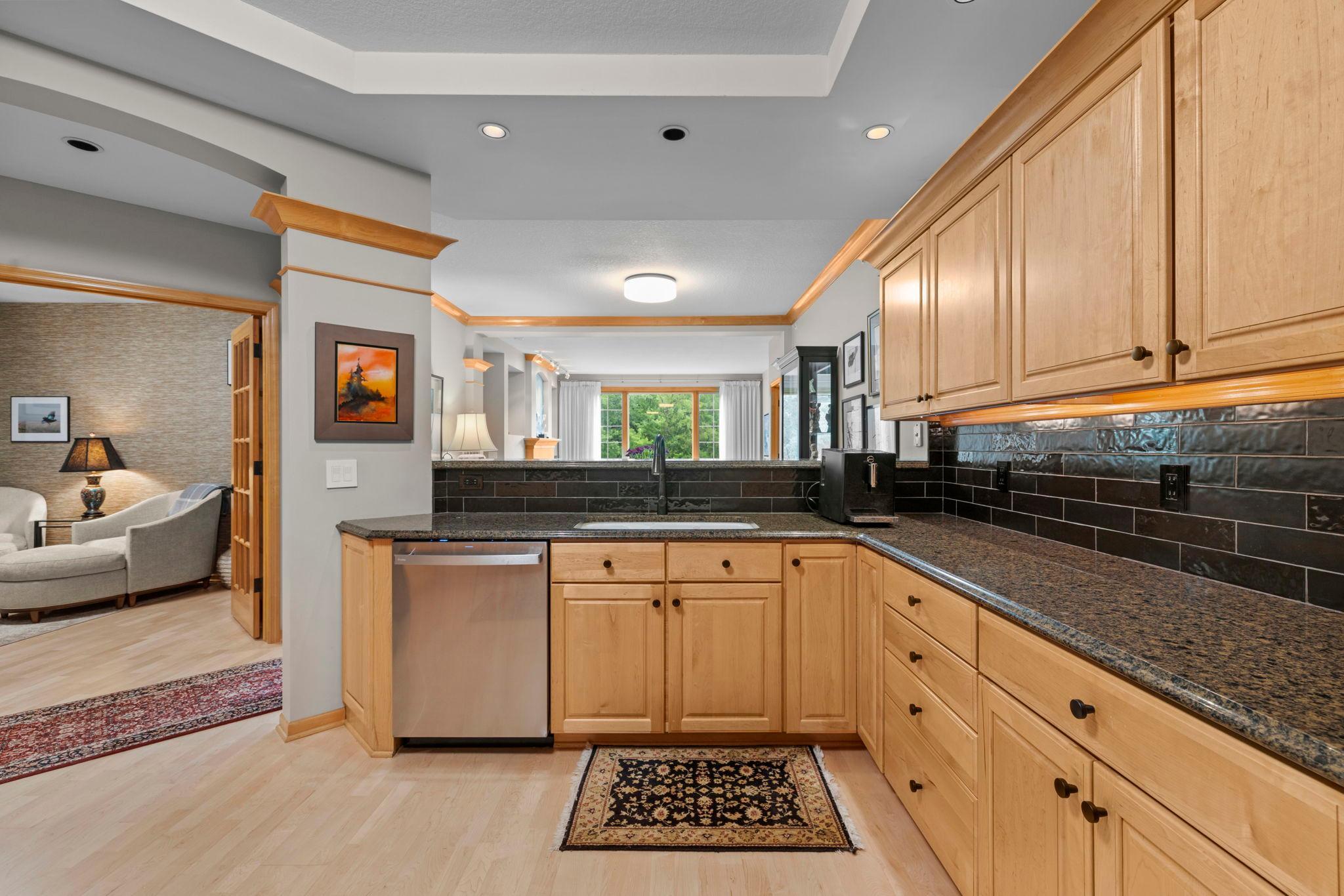 11460 Fairfield Rd W #103, Minnetonka, MN 55305
