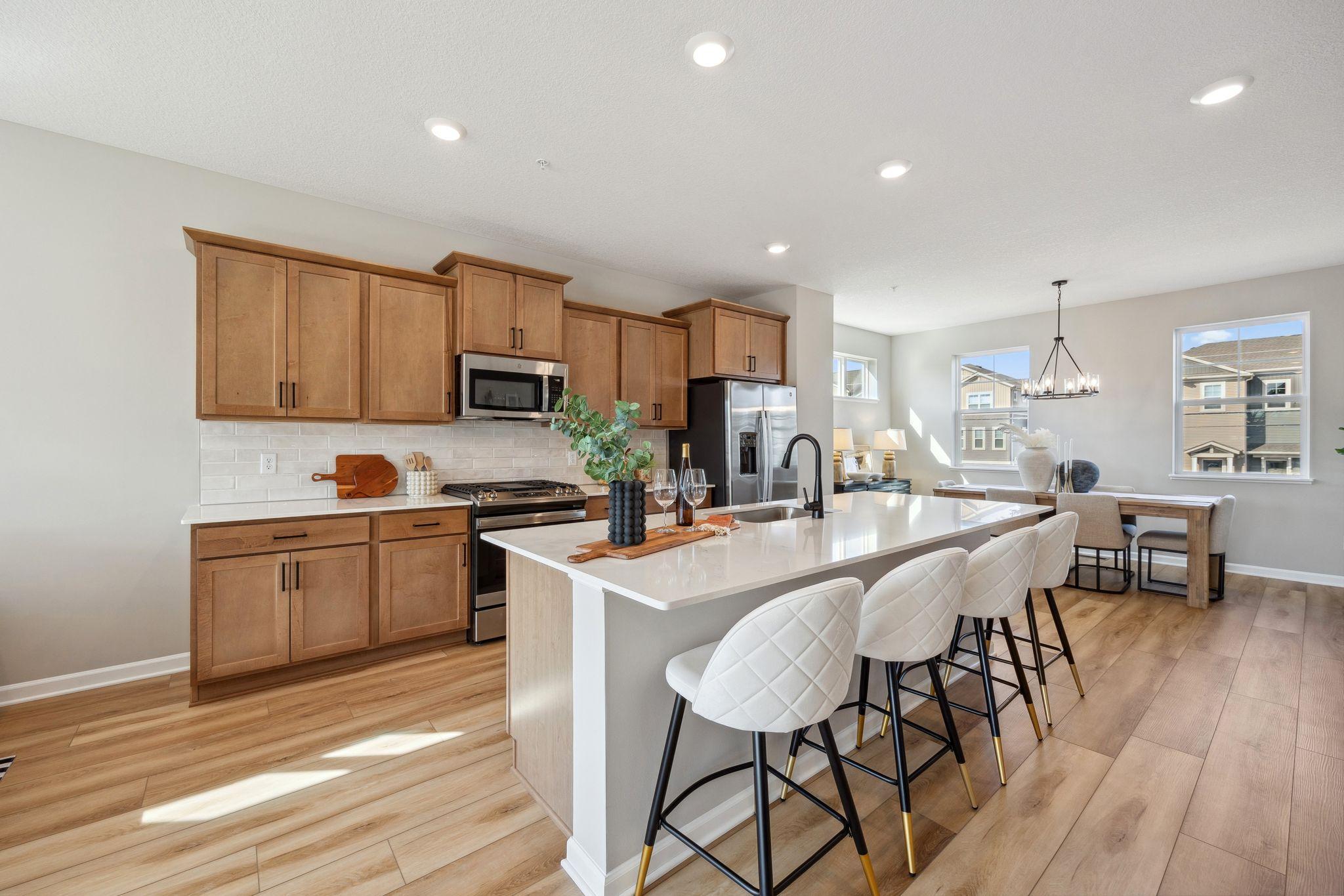 8760 Island Echo Trl N #E, Lake Elmo, MN 55001