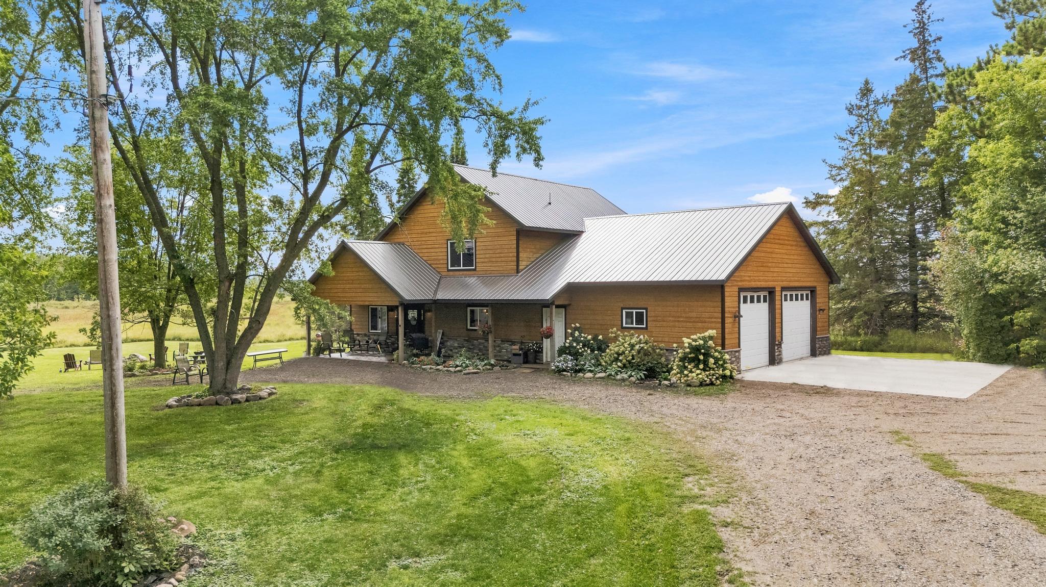 3331 Sunset St, Hinckley, MN 55037