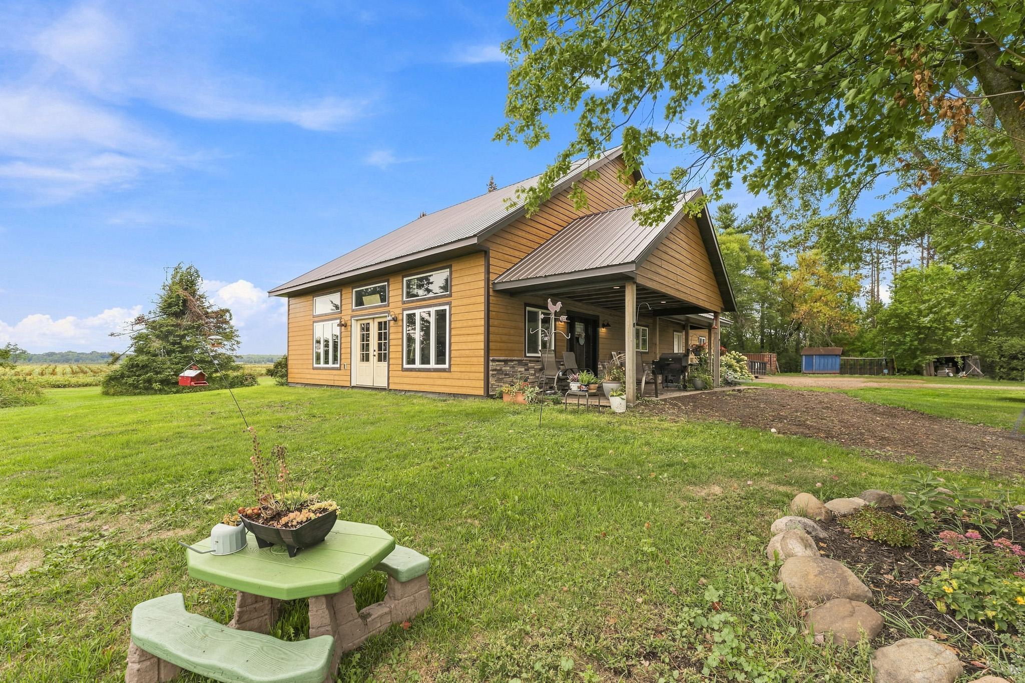 3331 Sunset St, Hinckley, MN 55037