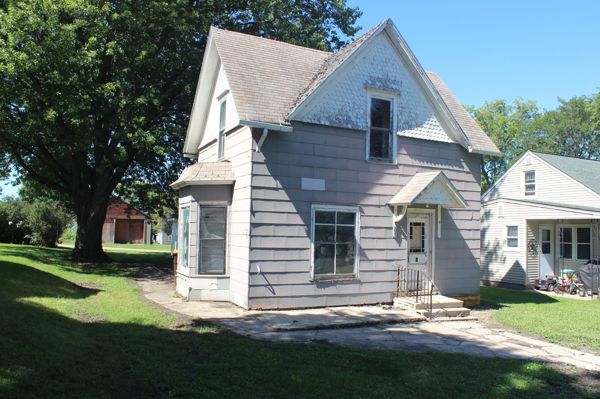 307 Hulseman St, Welcome, MN 56181