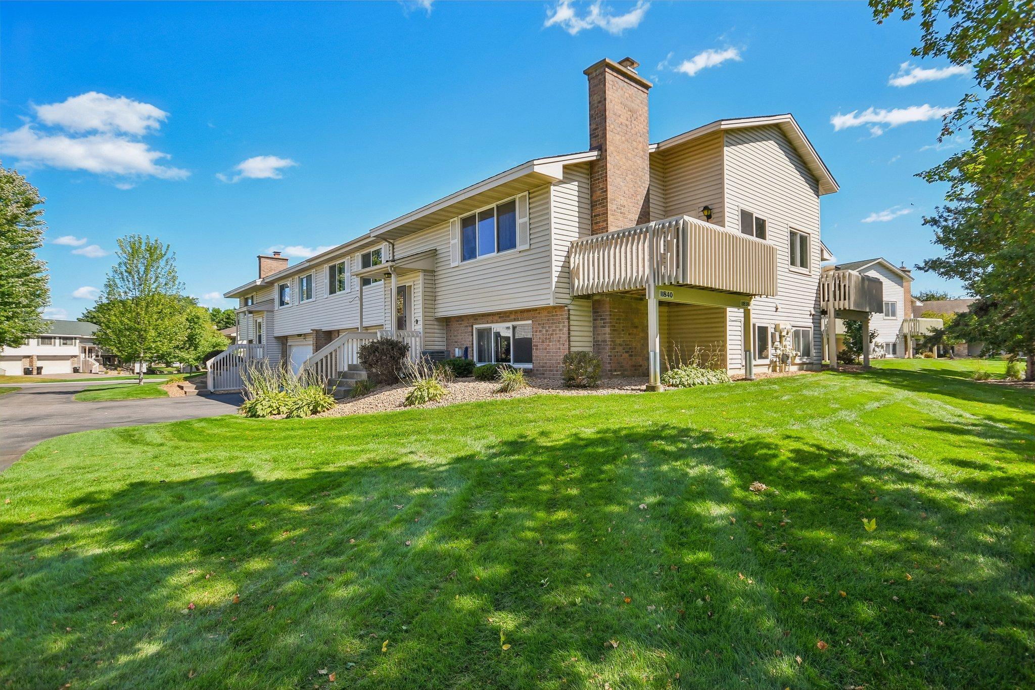 11840 Vintage St NW, Coon Rapids, MN 55433