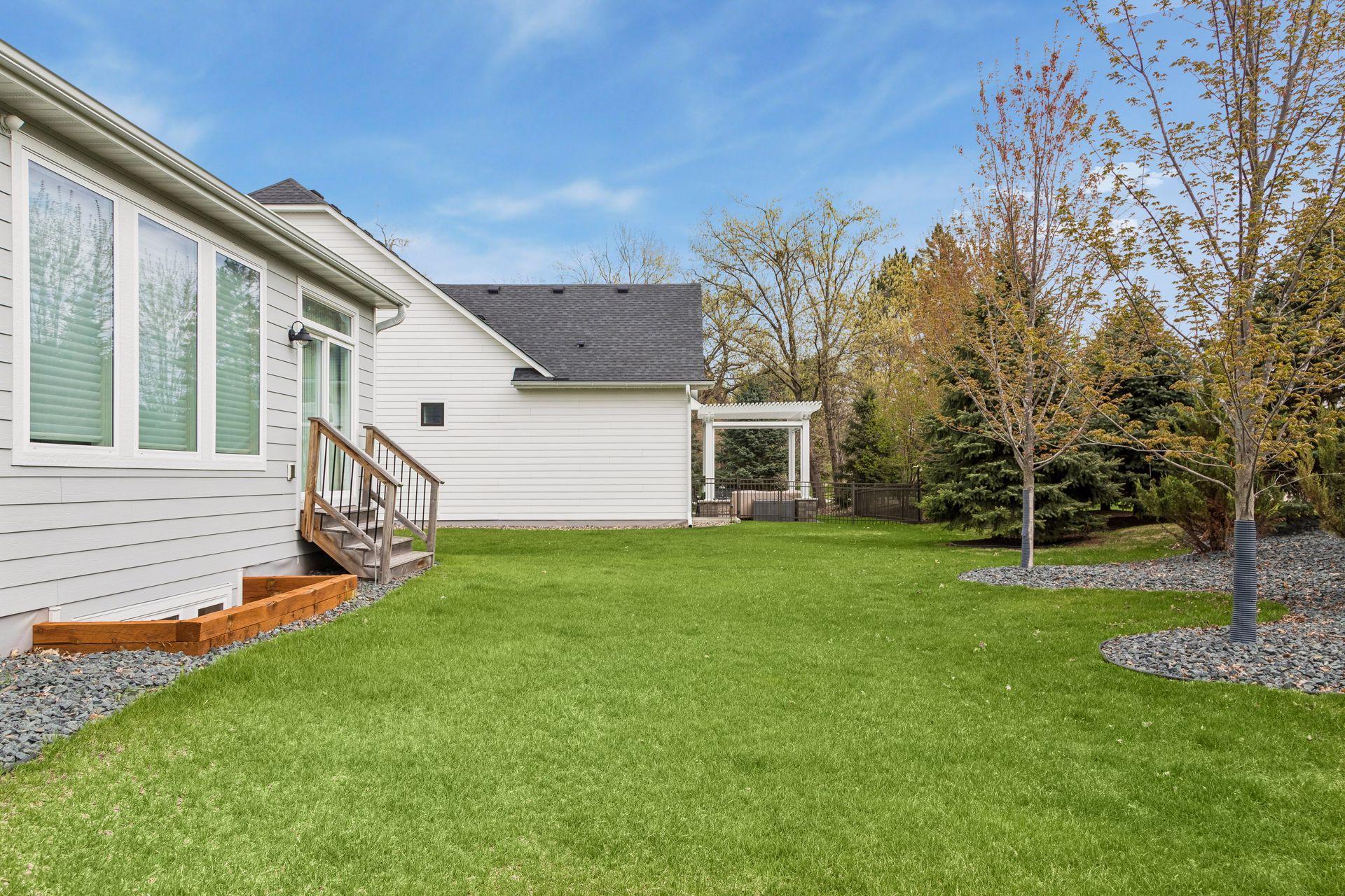 1114 Mehegan Ln, White Bear Lake, MN 55127