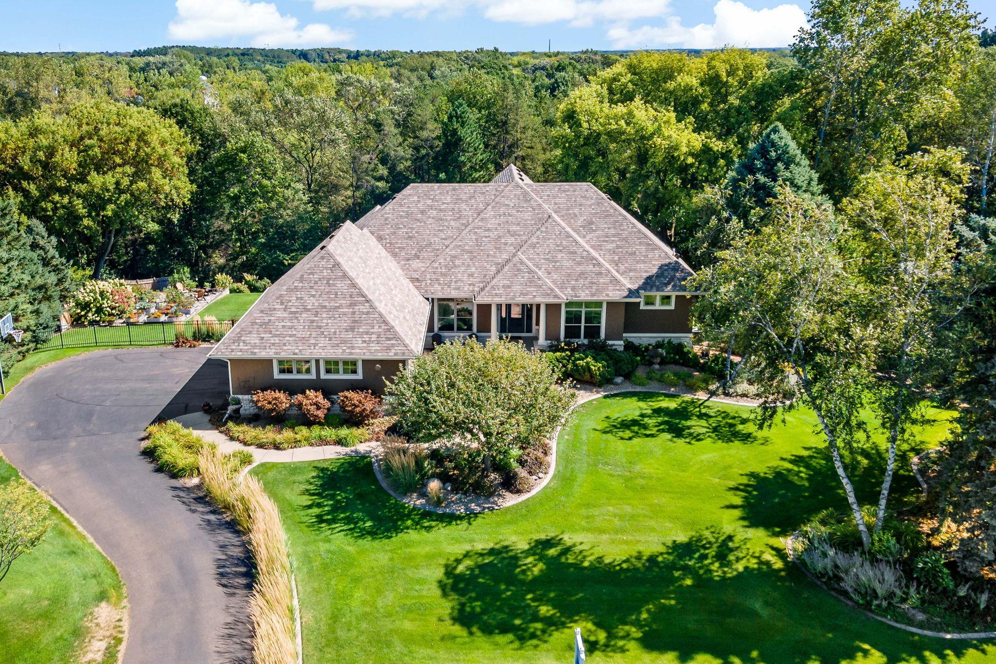 9576 51st St N, Lake Elmo, MN 55042