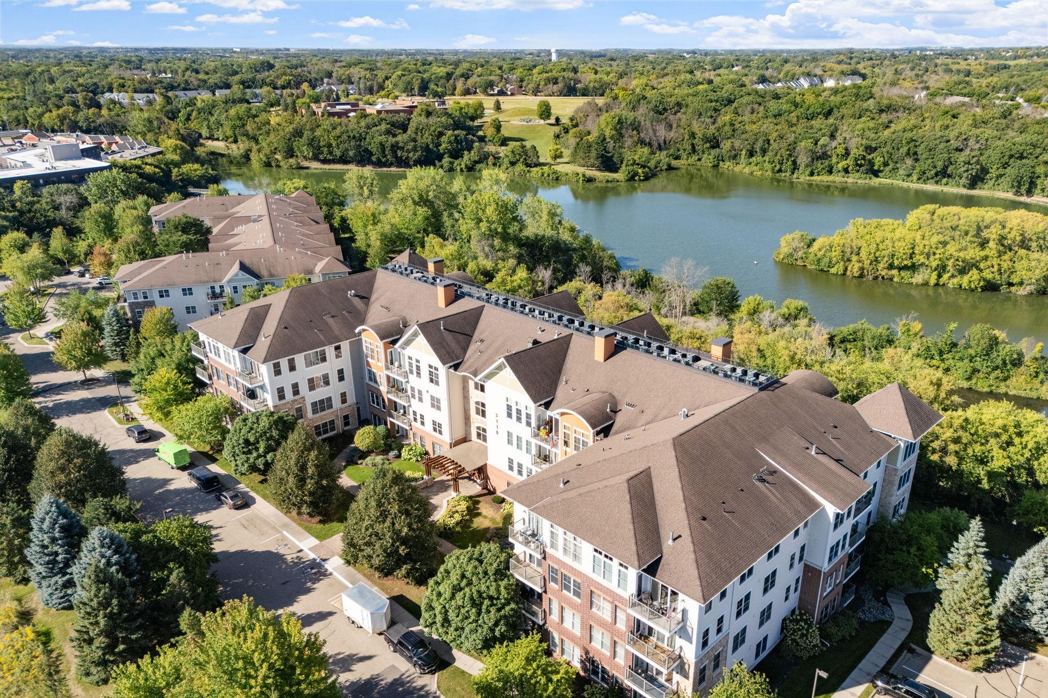 3110 N Chestnut St #301, Chaska, MN 55318