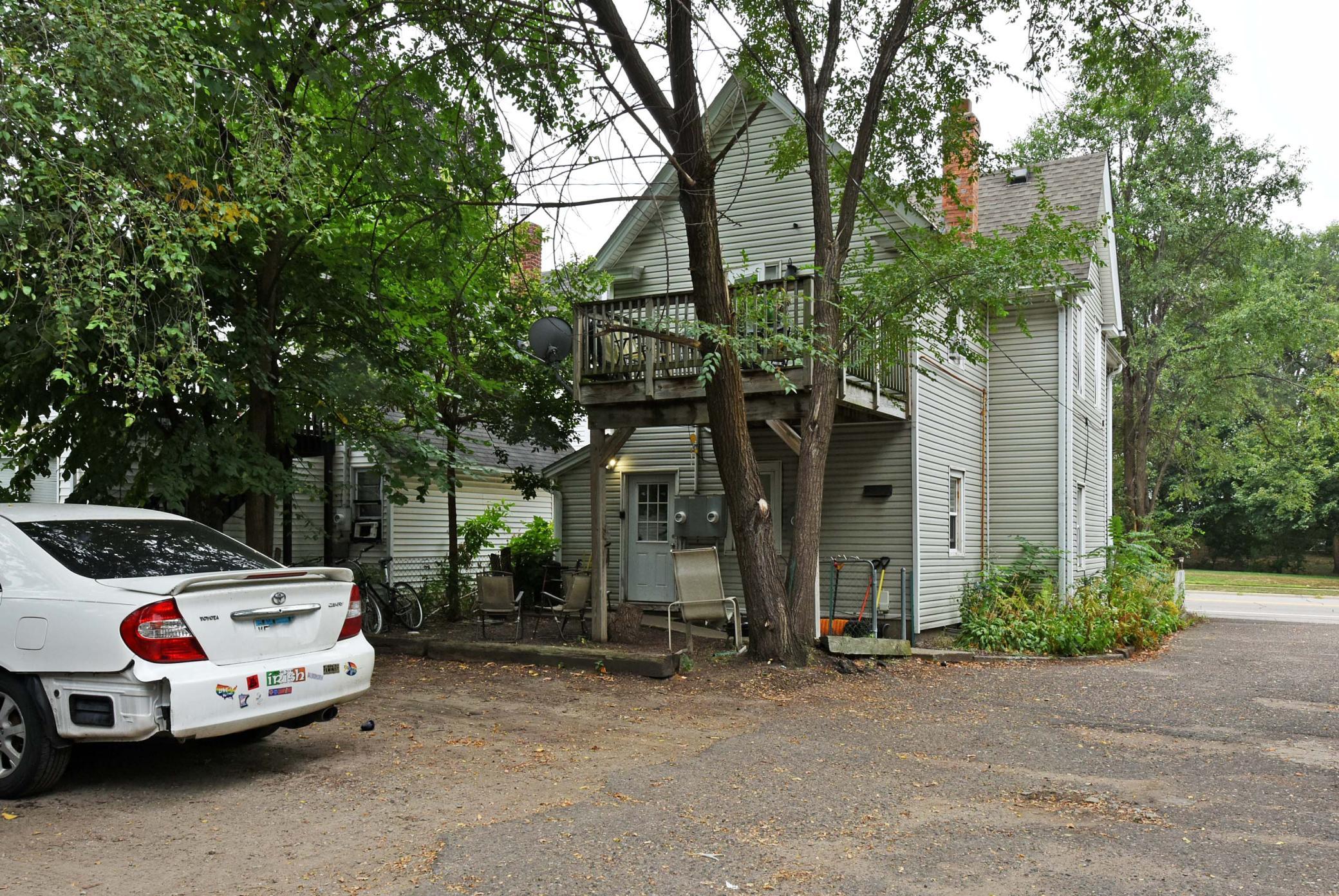 669 Old Highway 8 NW, New Brighton, MN 55112