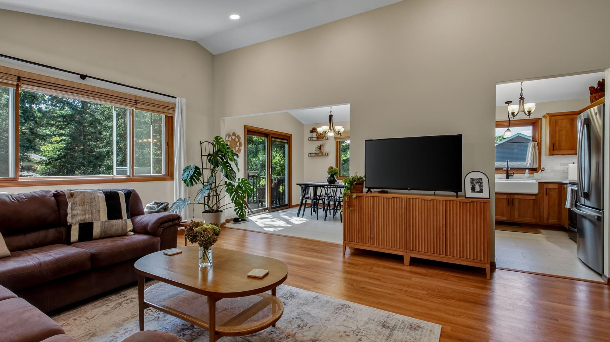 3309 S Pointe Ct, Eau Claire, WI 54701