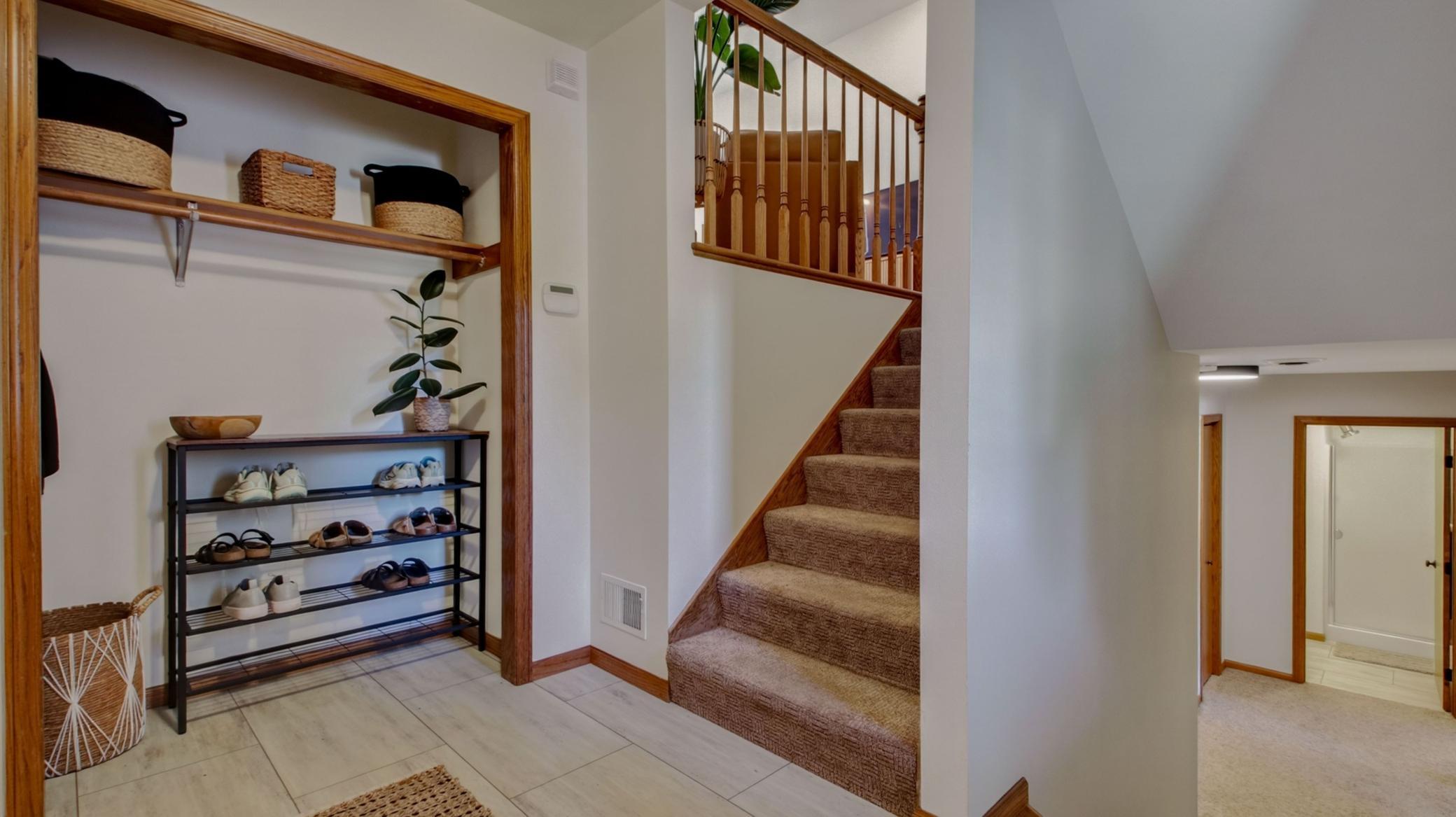 3309 S Pointe Ct, Eau Claire, WI 54701