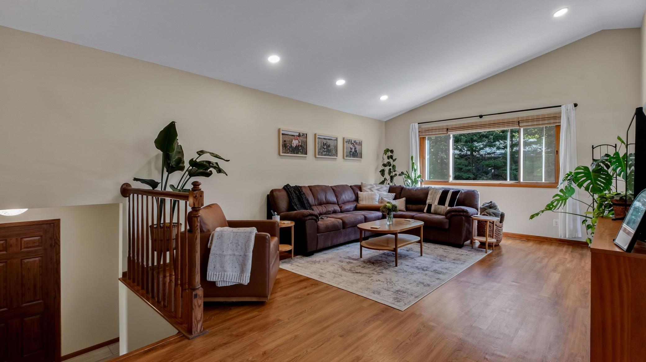 3309 S Pointe Ct, Eau Claire, WI 54701