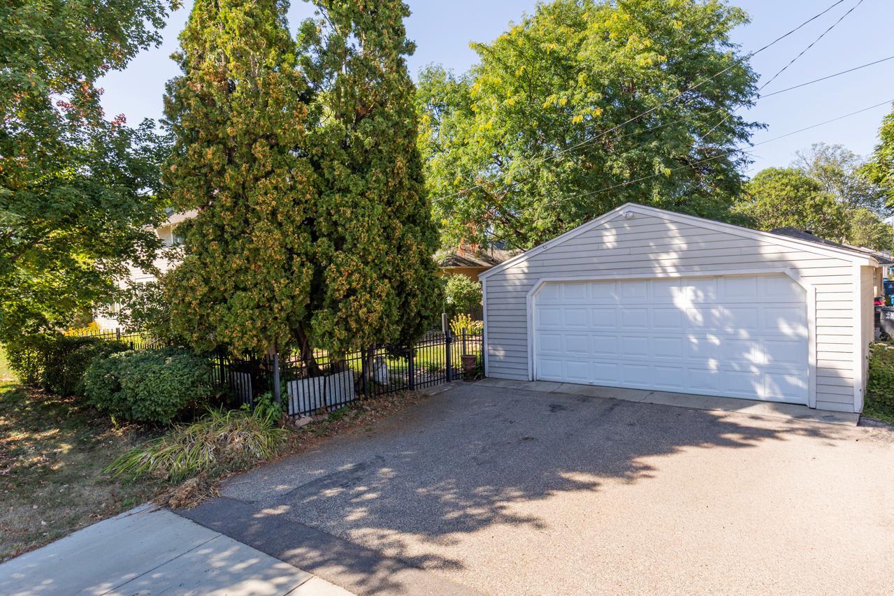 301 8th Ave N, Hopkins, MN 55343