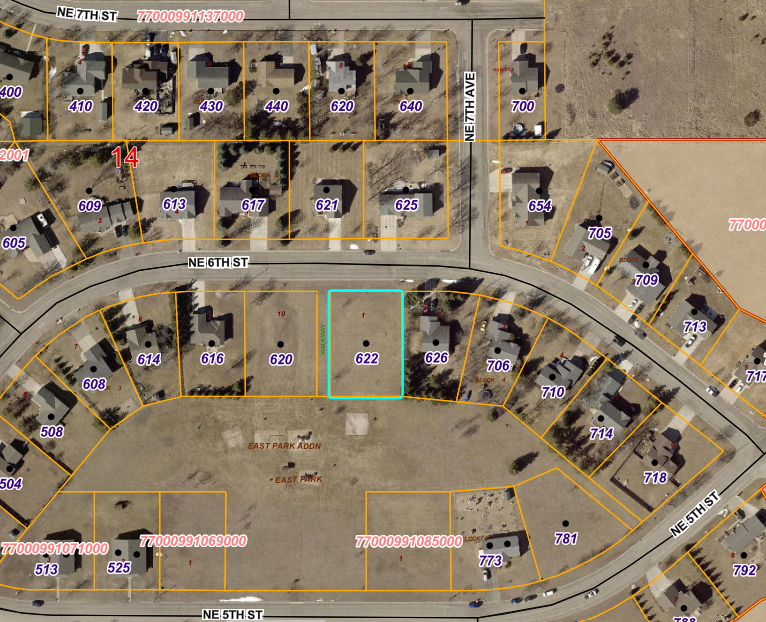 622 6th St NE, Perham, MN 56573