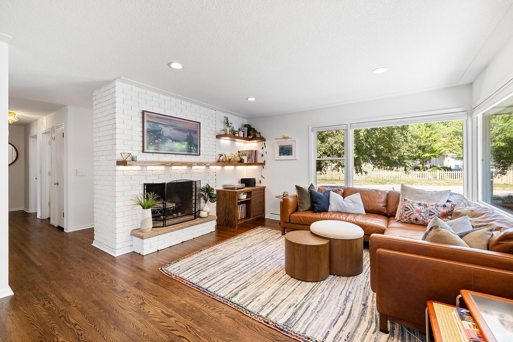 13301 Windyhill Rd, Minnetonka, MN 55305