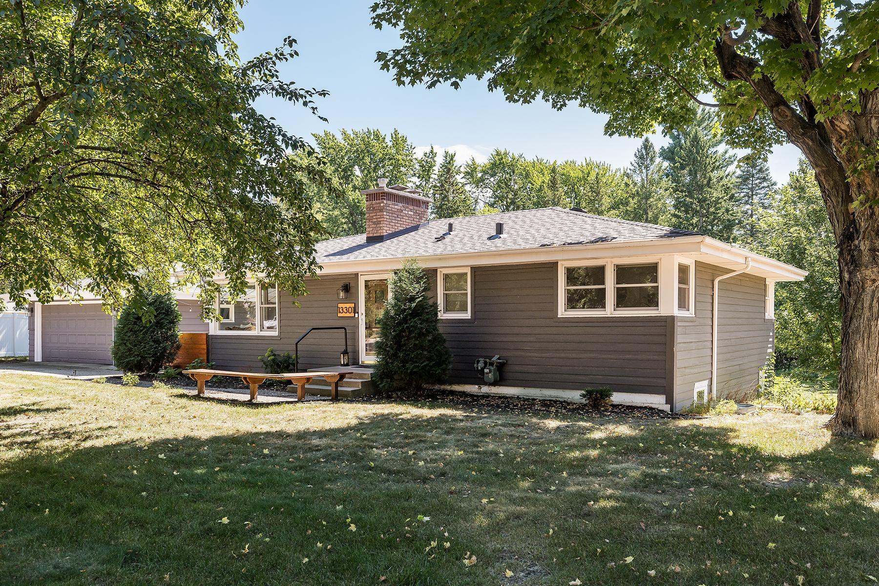13301 Windyhill Rd, Minnetonka, MN 55305