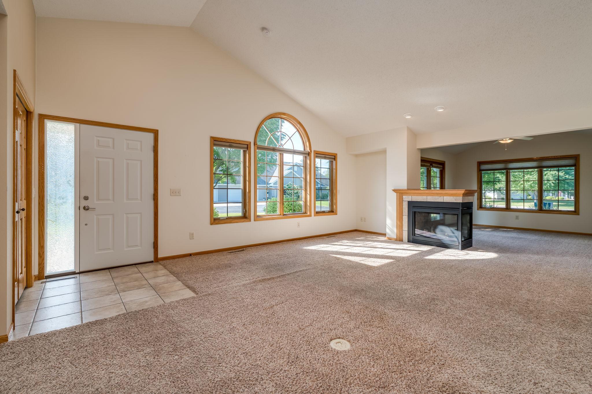 749 Grayhawk Cir, Mankato, MN 56001