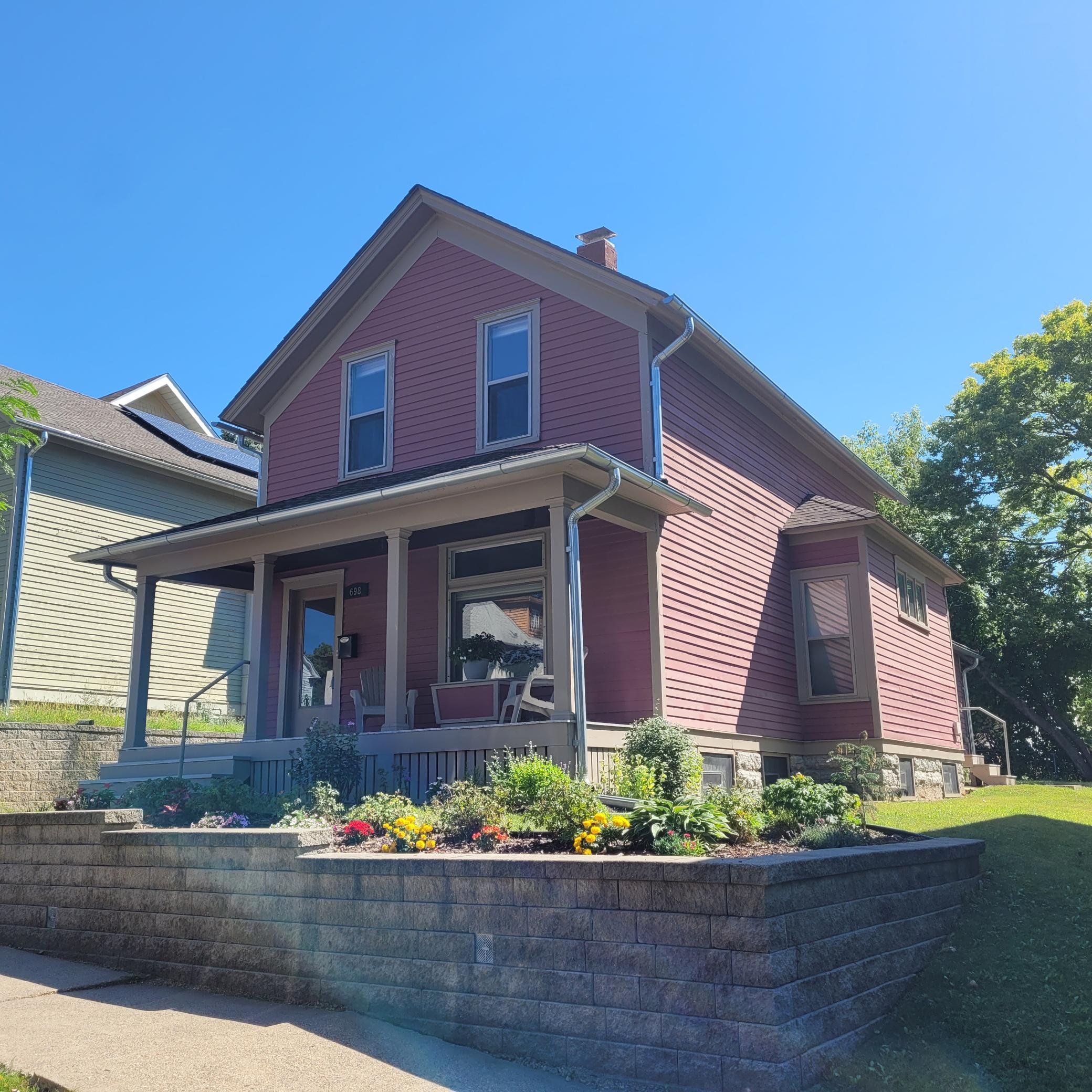 698 E 4th St E, Saint Paul, MN 55106
