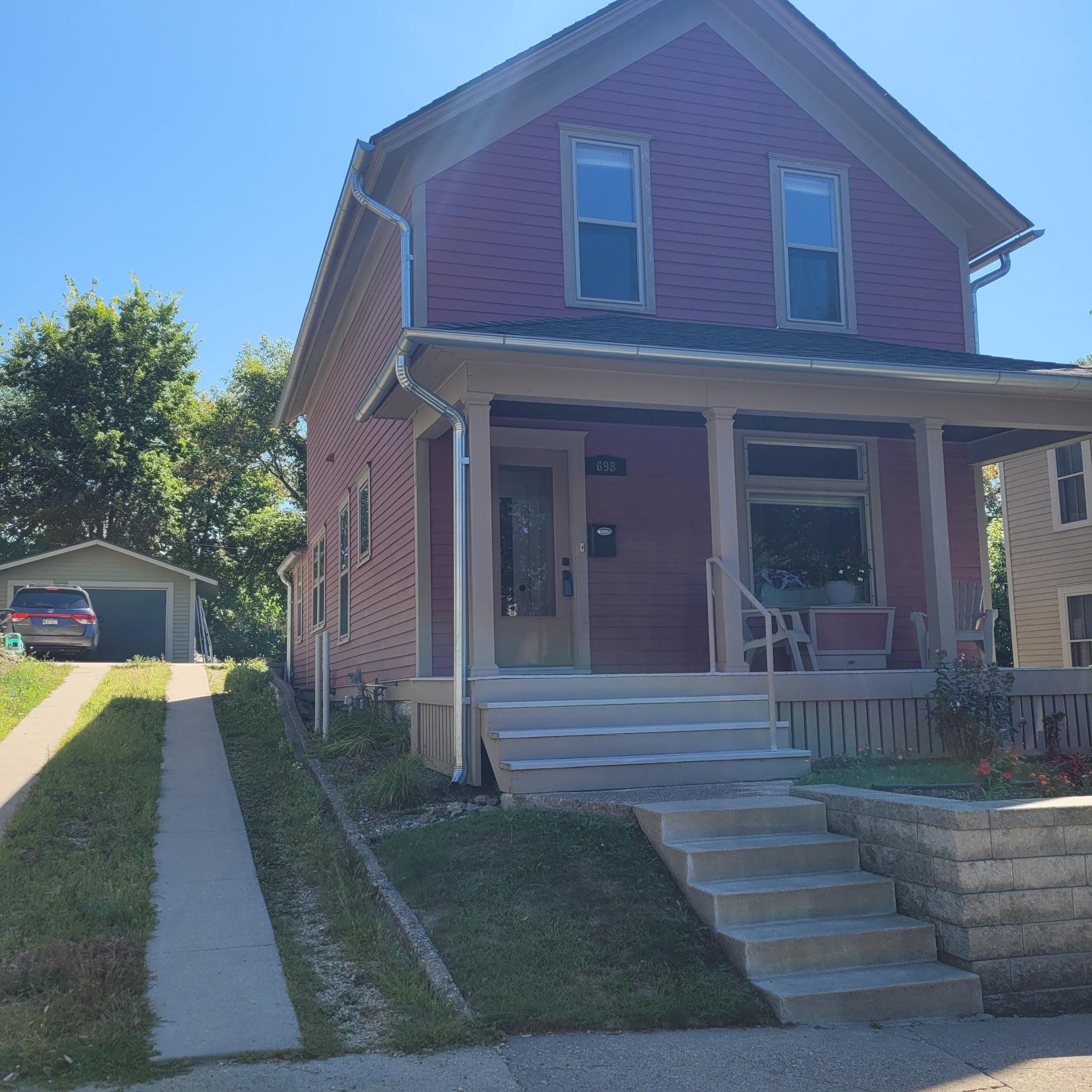 698 E 4th St E, Saint Paul, MN 55106