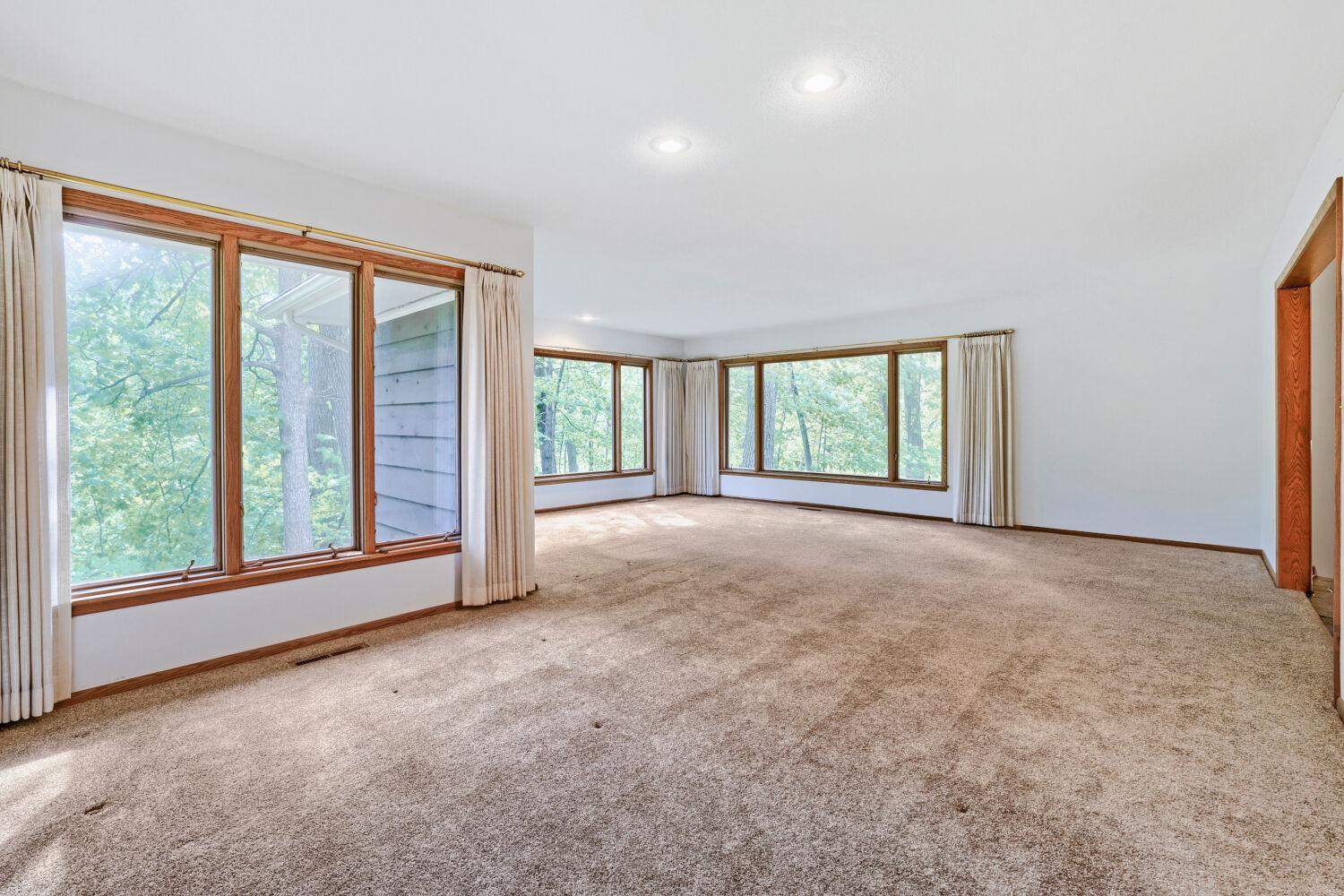 1200 Falls View Ct, Mendota Heights, MN 55118