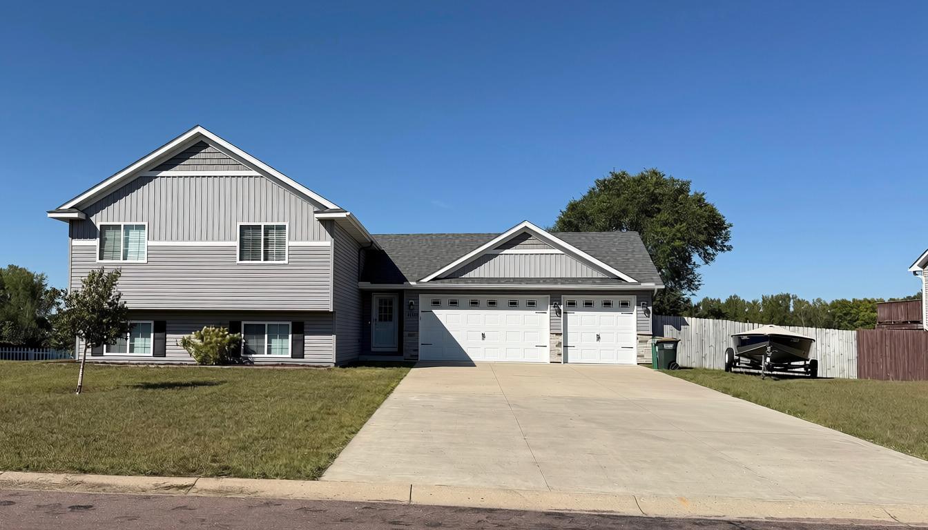 2108 Blake Ave, Lester Prairie, MN 55354